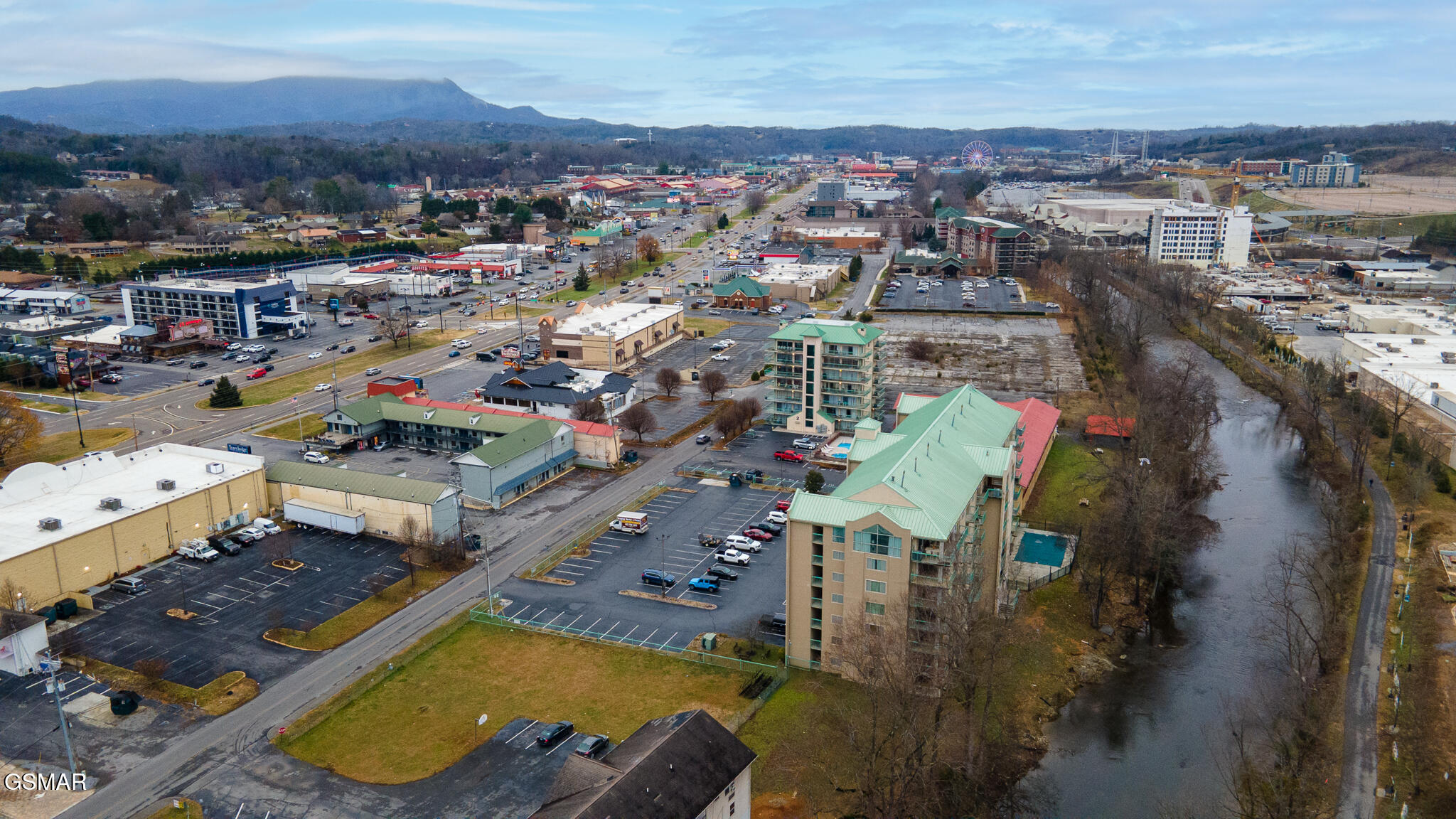 3215 N River Road Pigeon Forge TN 37863