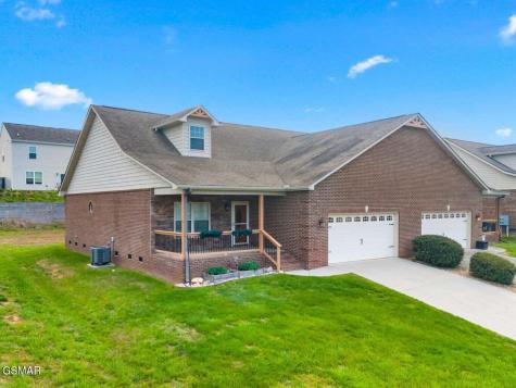 3022 Villas Creekside Drive Dandridge TN 37725