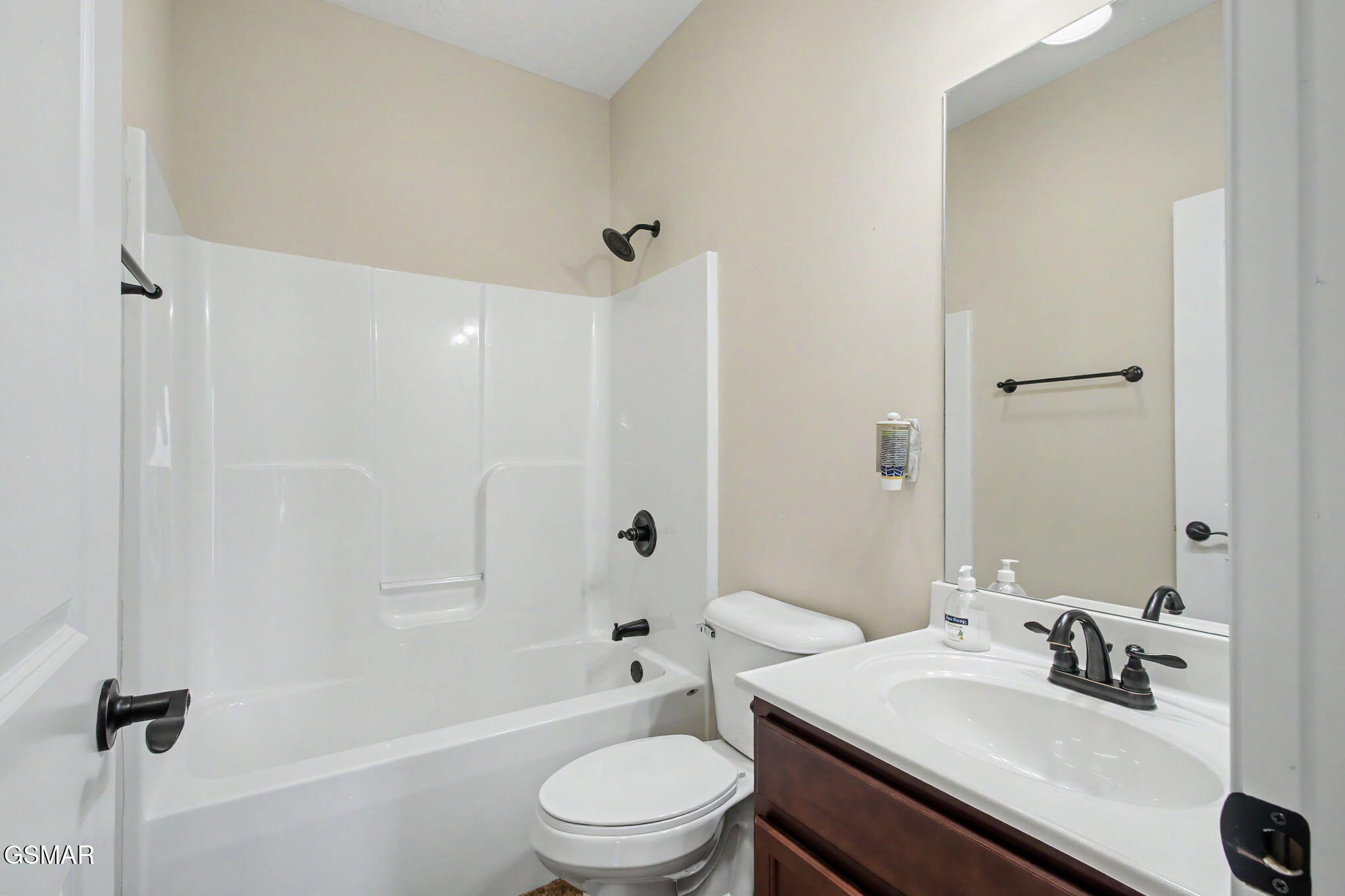 1120 Fellin View Way Sevierville TN 37876