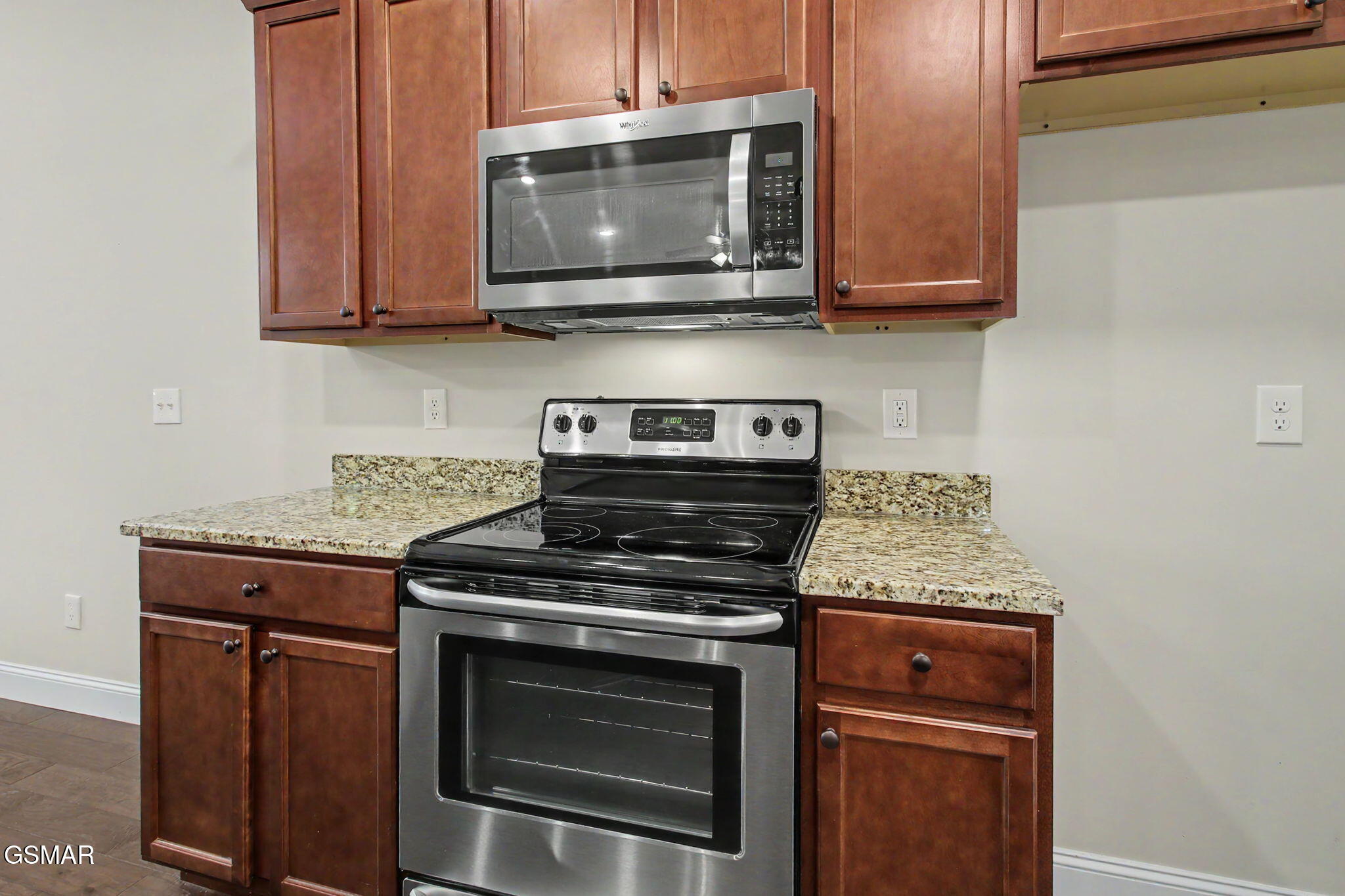 1120 Fellin View Way Sevierville TN 37876