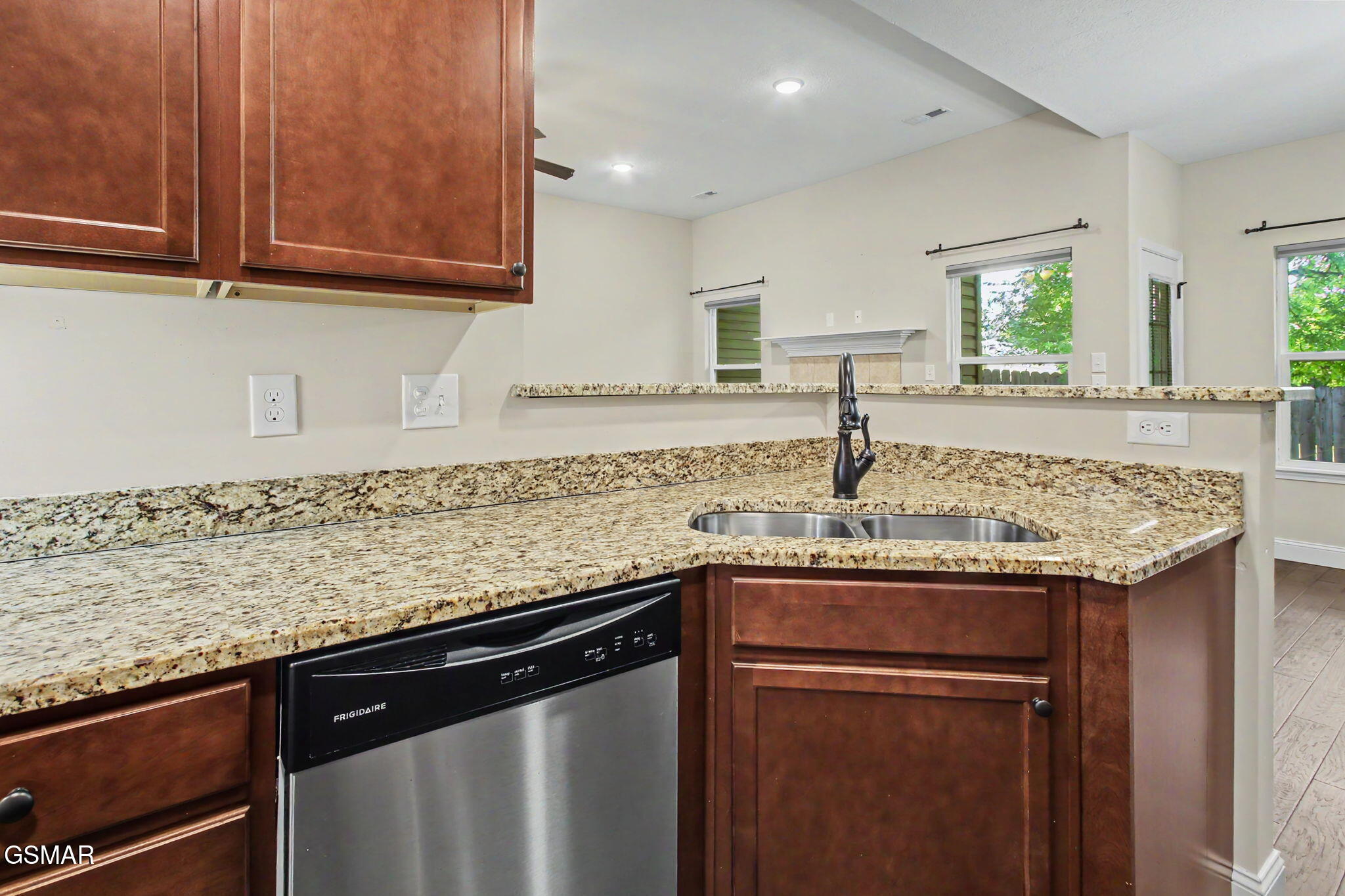 1120 Fellin View Way Sevierville TN 37876