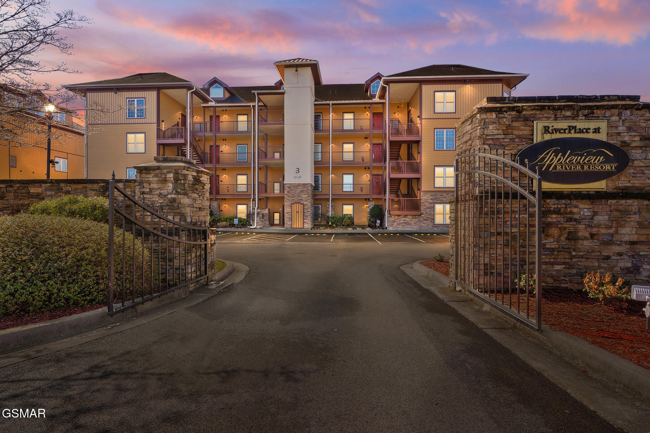 527 River Place Way Sevierville TN 37862