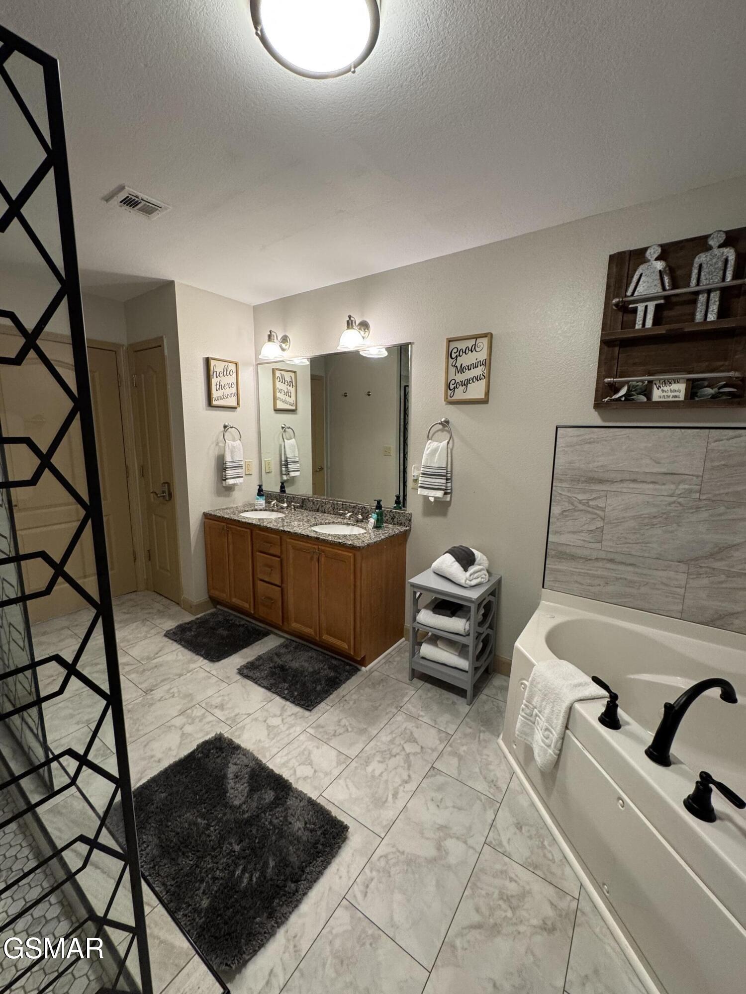 124 Plaza Drive Pigeon Forge TN 37863