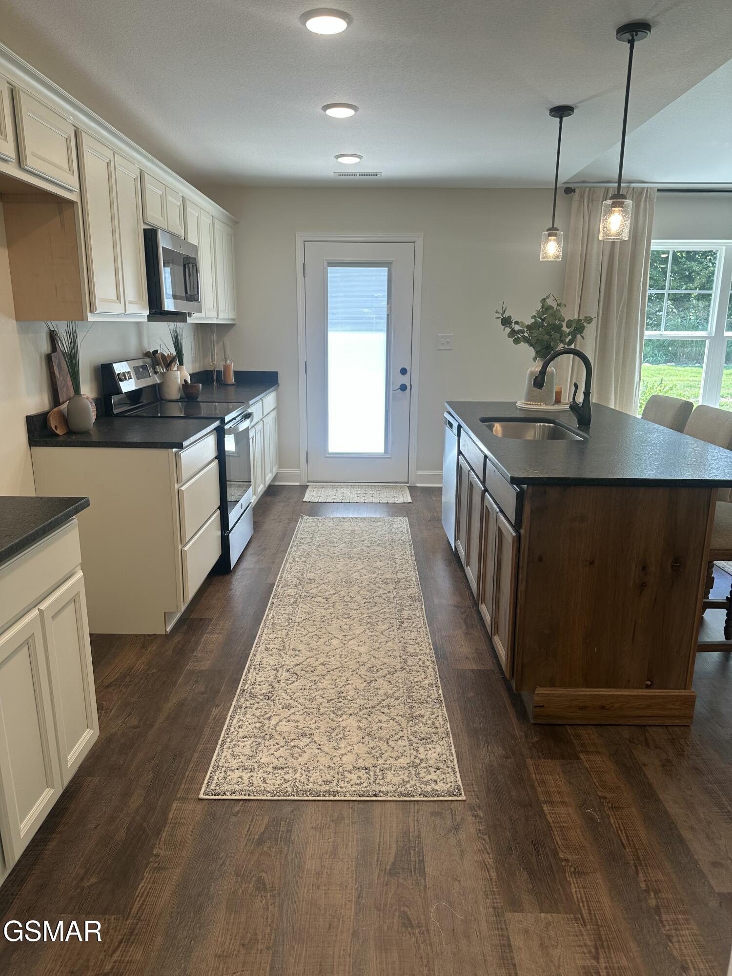 540 Henderson Road Pigeon Forge TN 37863