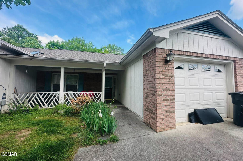 1974 Locarno Drive Knoxville TN 37914