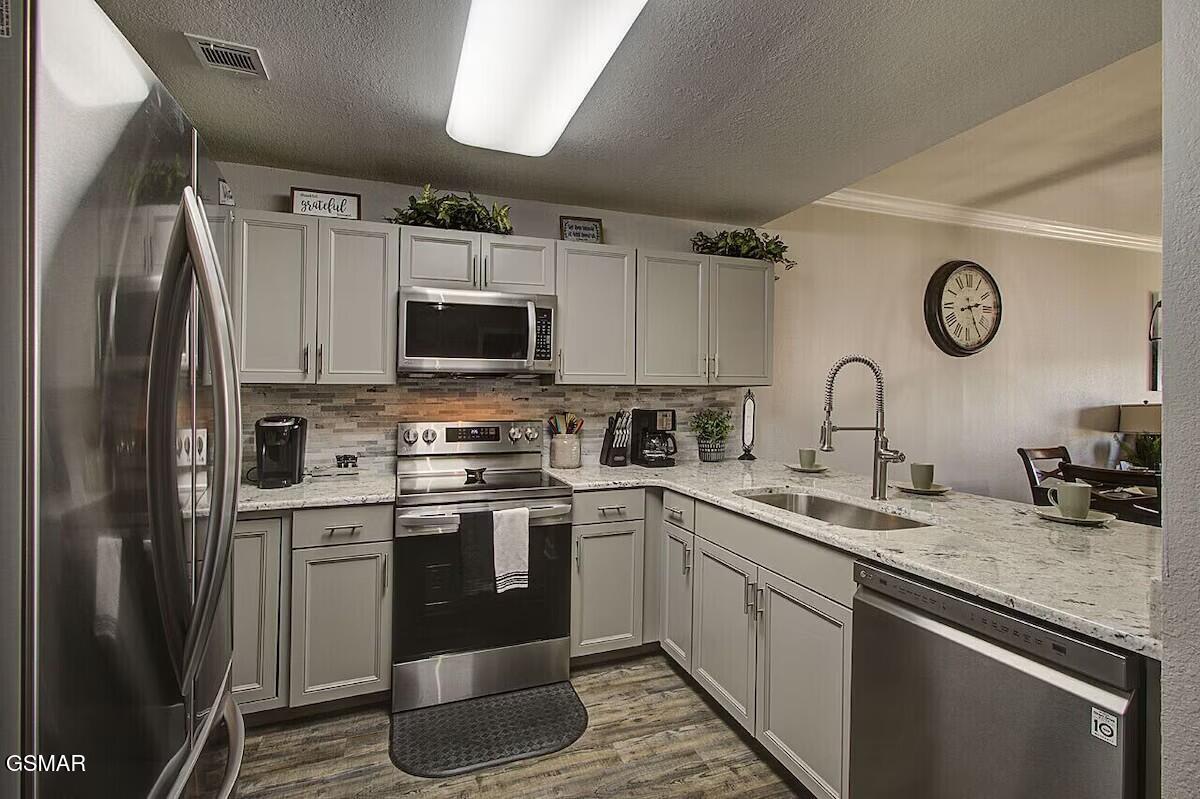 124 Plaza Drive Pigeon Forge TN 37863