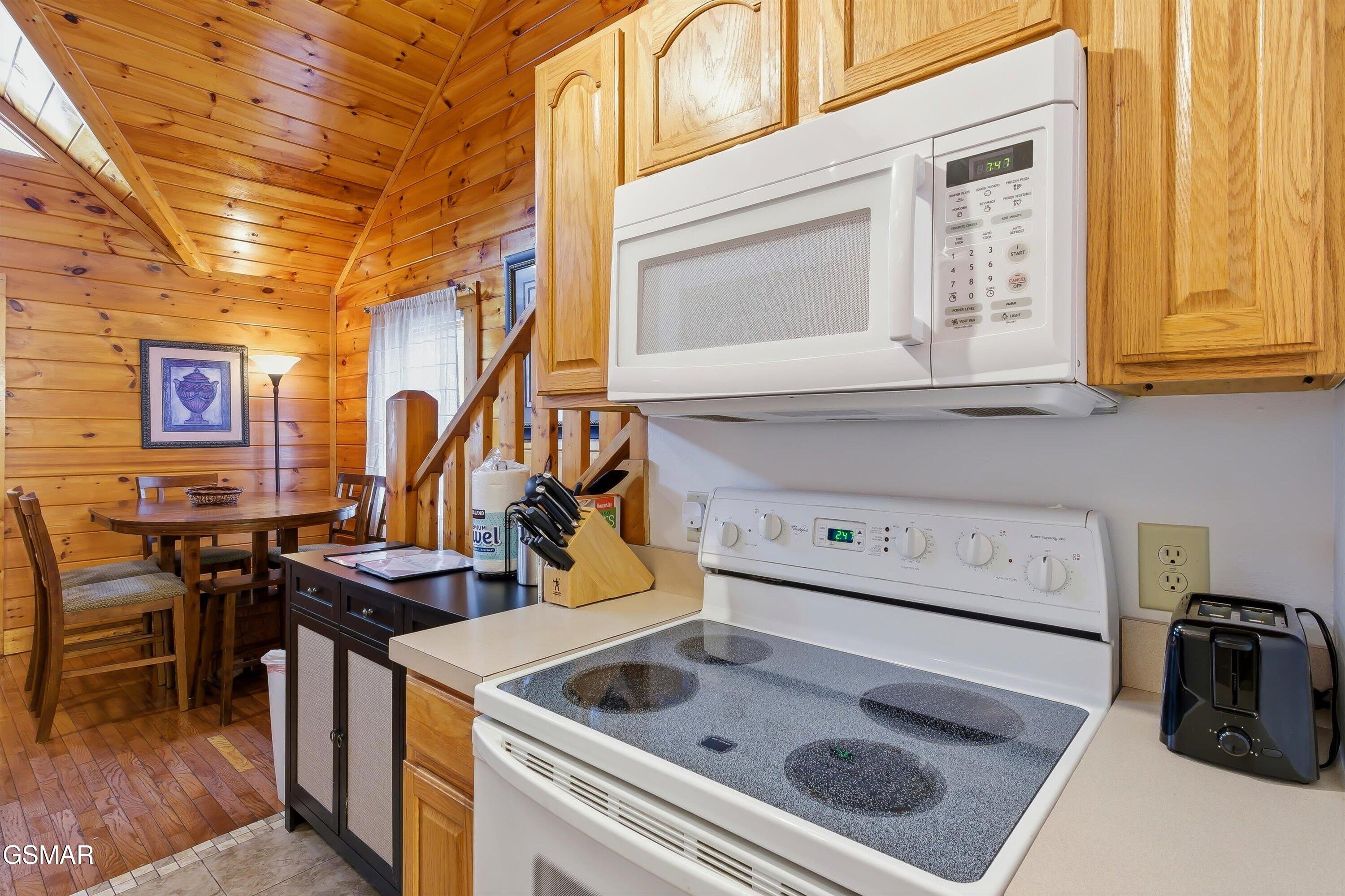 423 Big Bear Way Pigeon Forge TN 37863