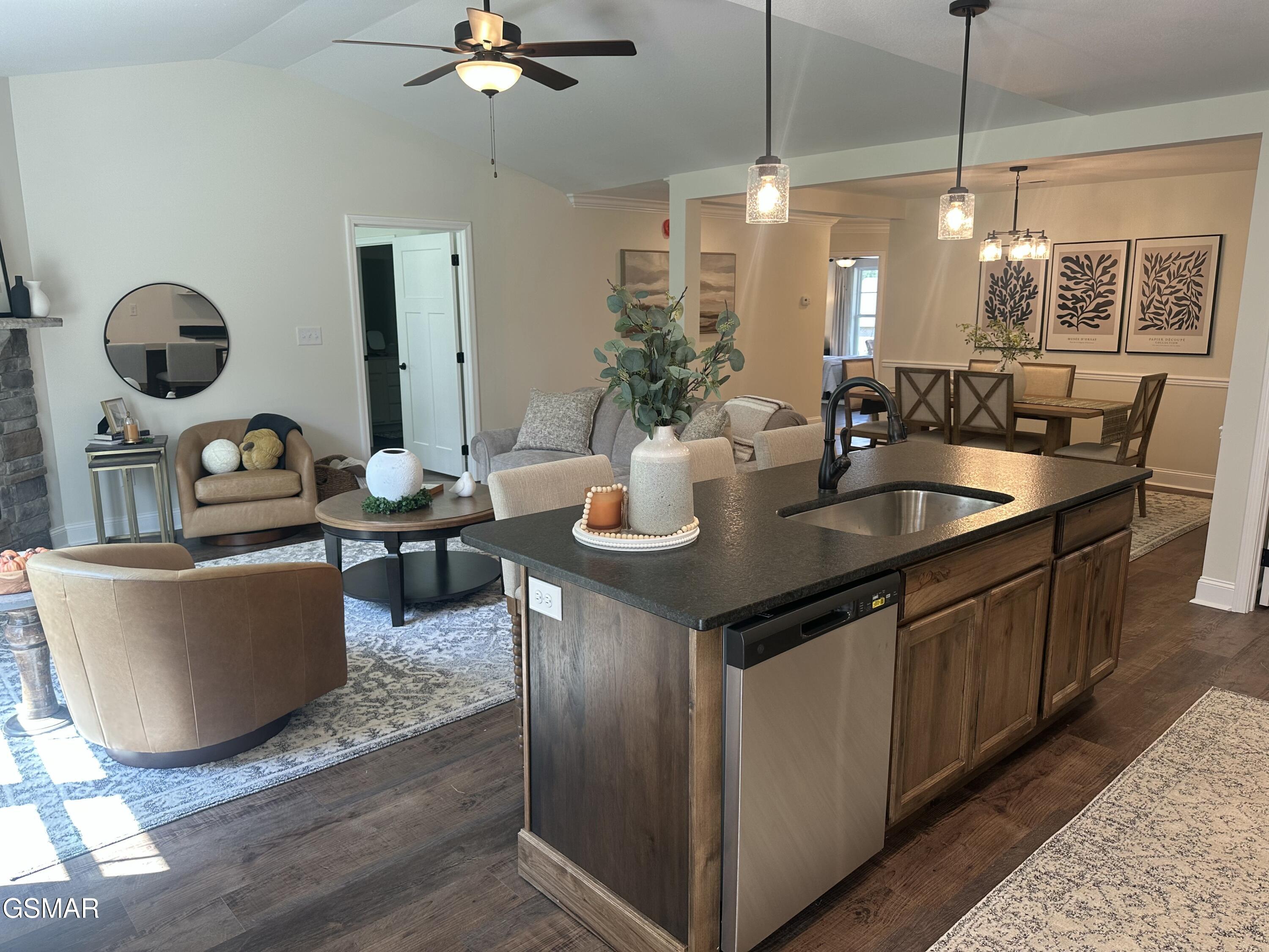 540 Henderson Road Pigeon Forge TN 37863