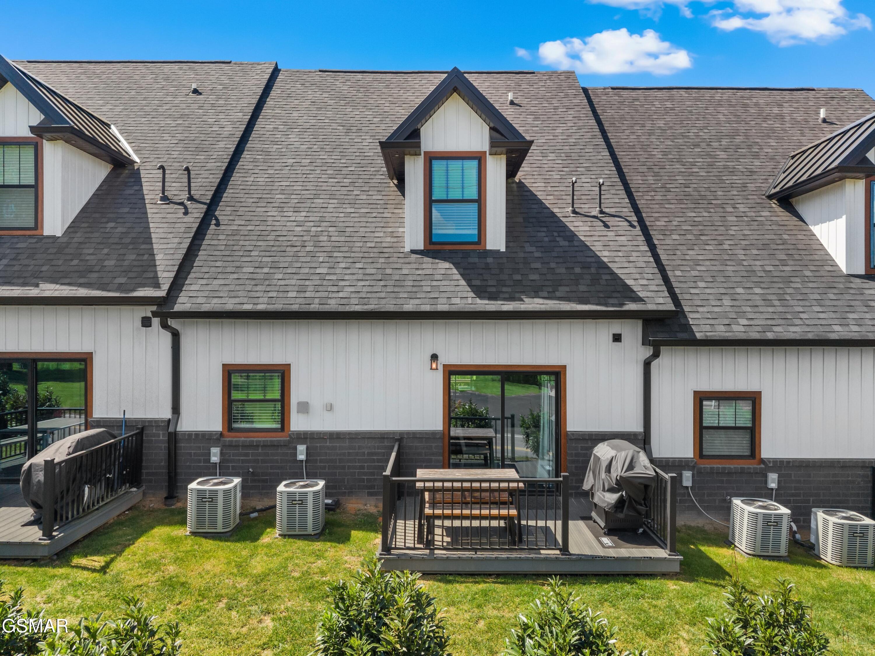 422 Fleeta Williams Way Sevierville TN 37862
