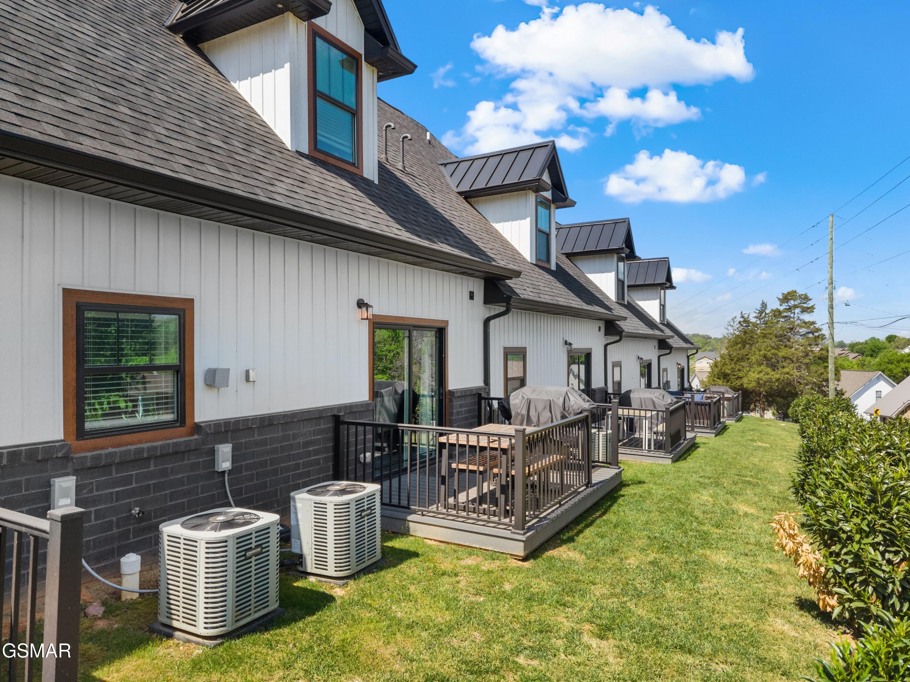 422 Fleeta Williams Way Sevierville TN 37862