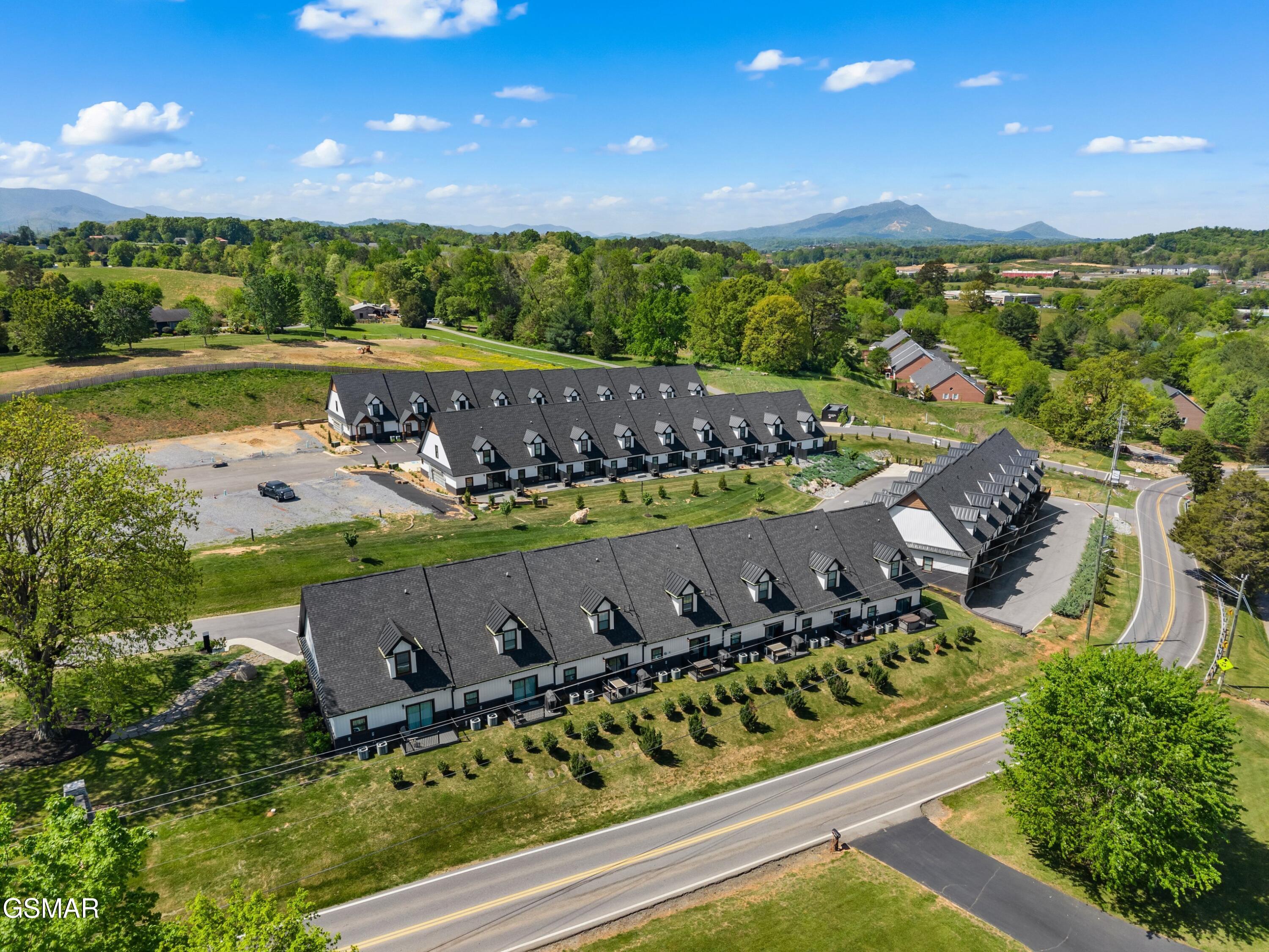 422 Fleeta Williams Way Sevierville TN 37862