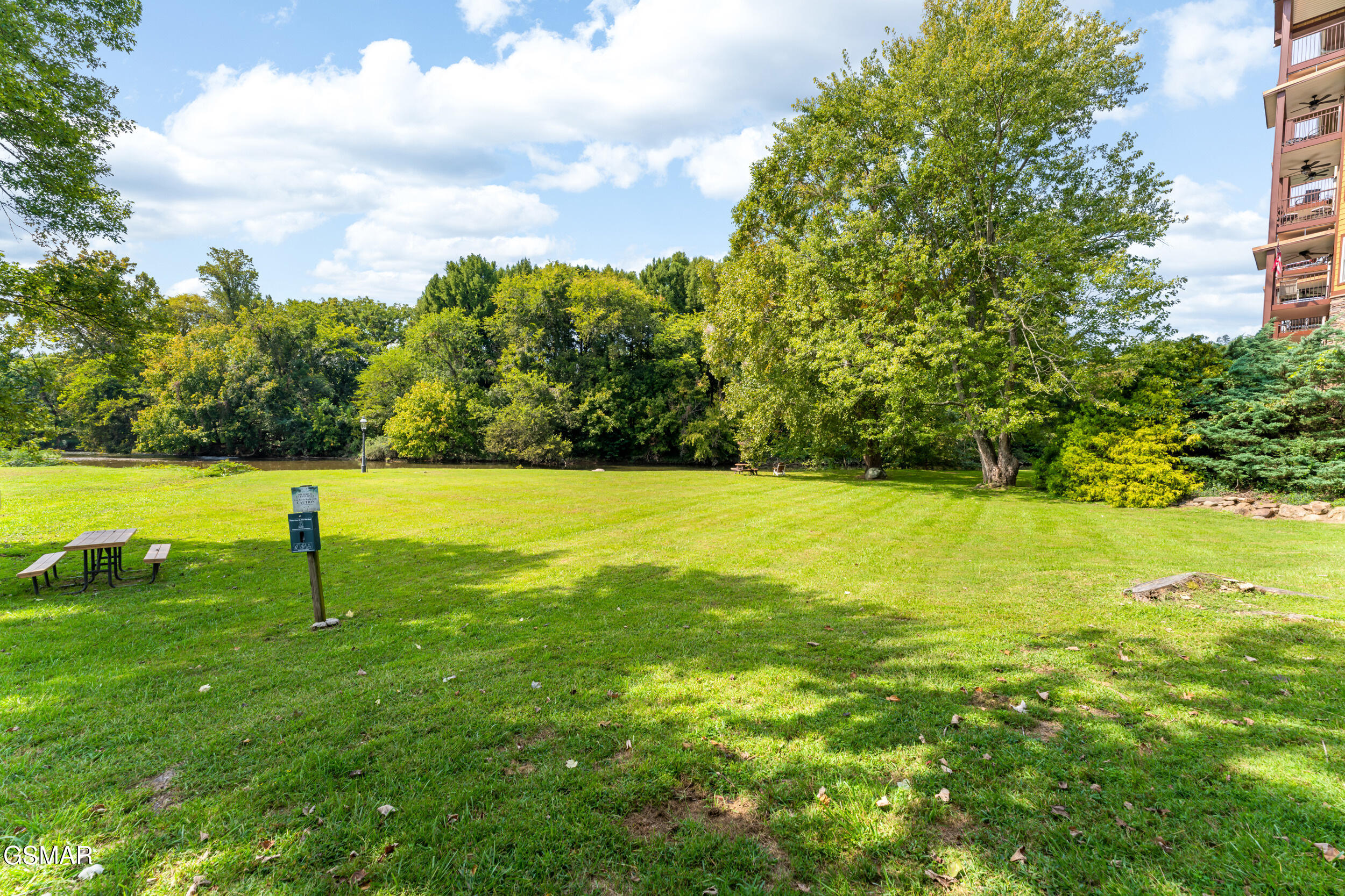 527 River Place Way Sevierville TN 37862