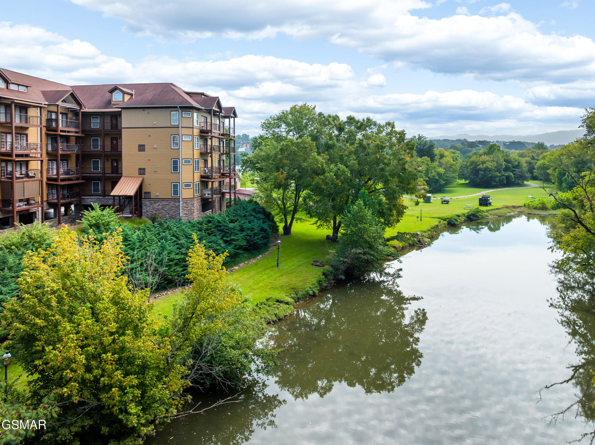 527 River Place Way Sevierville TN 37862