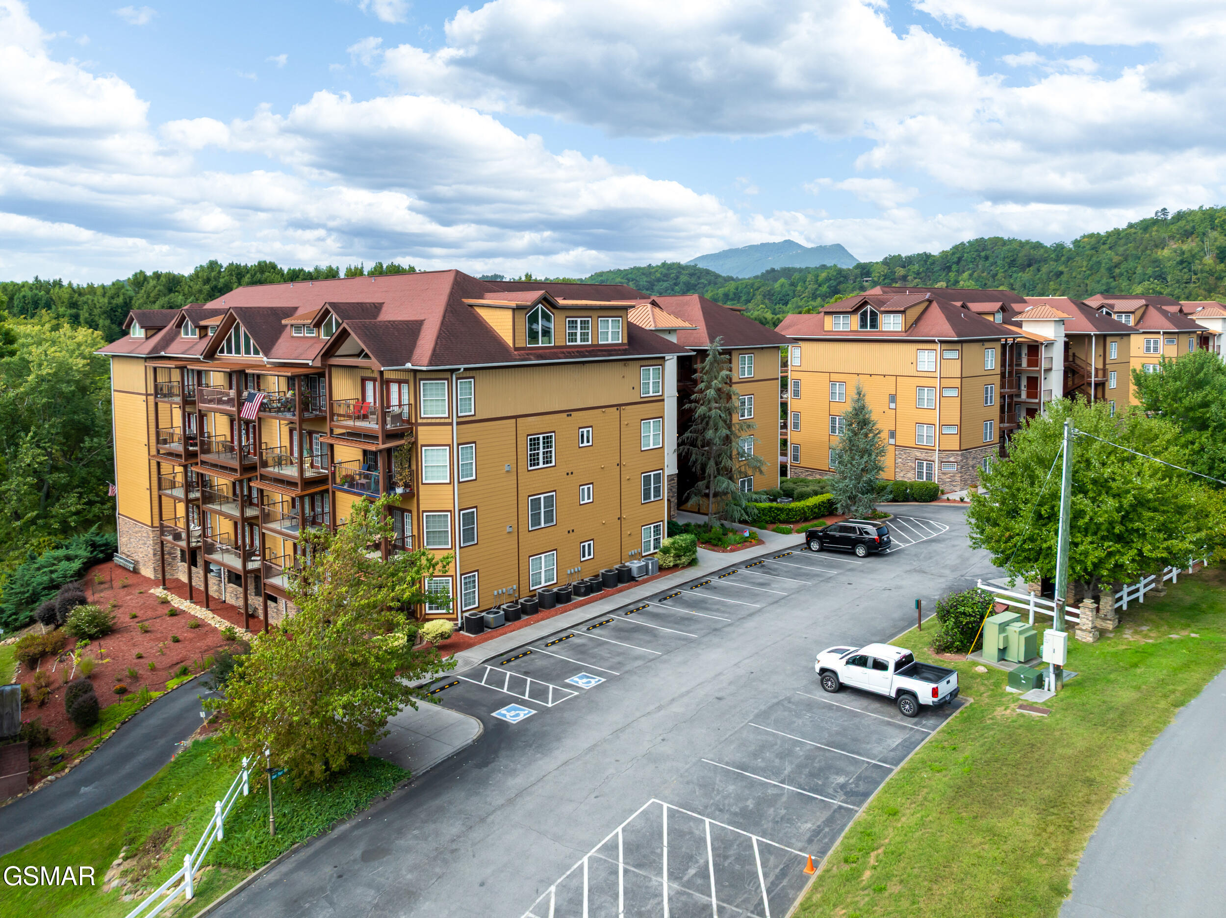 527 River Place Way Sevierville TN 37862