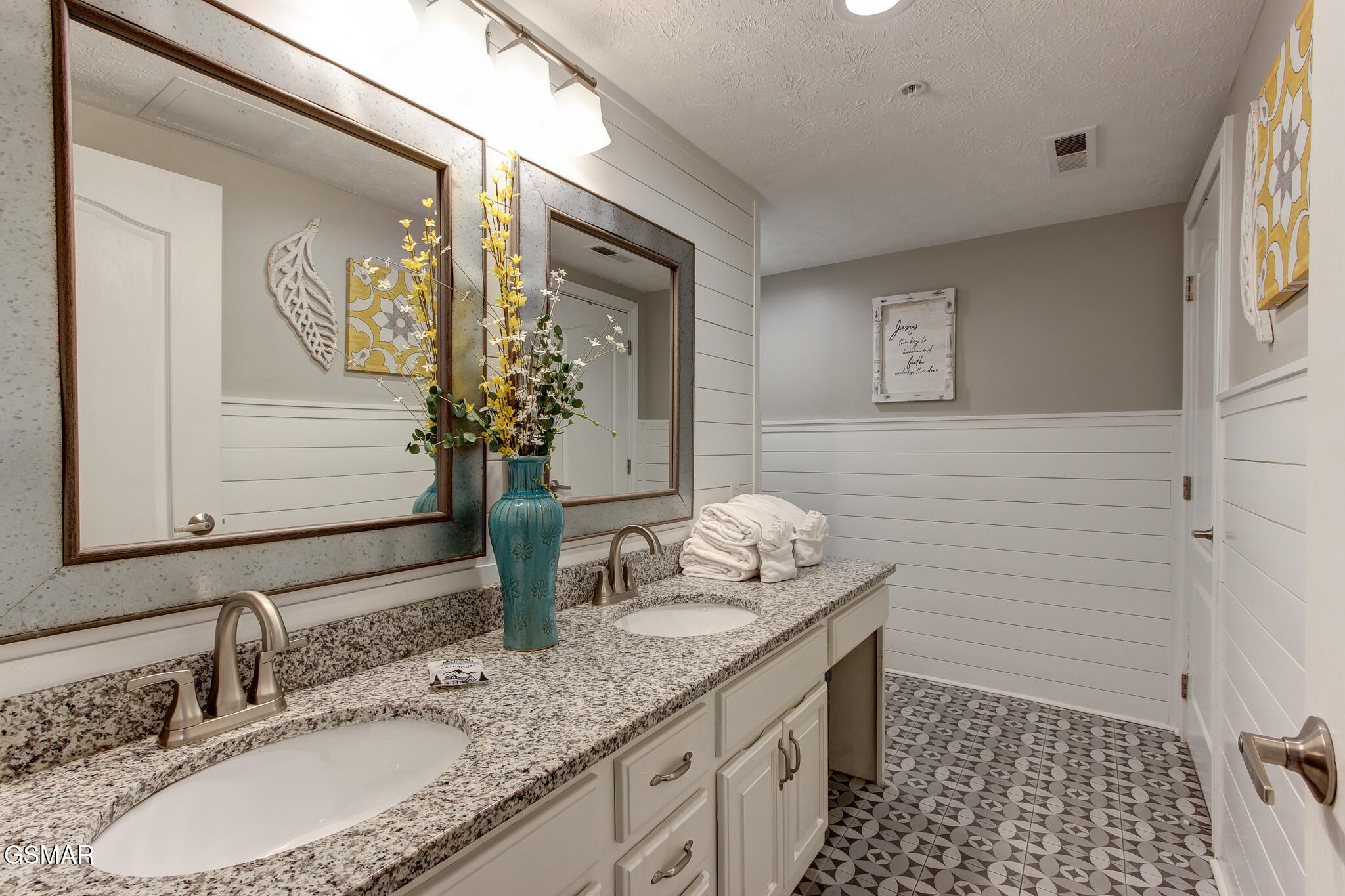 820 Golf View Boulevard Pigeon Forge TN 37863