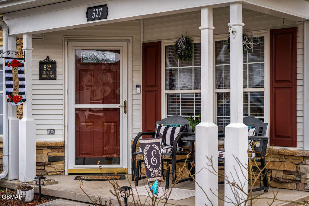 527 Orchard Valley Way Pigeon Forge TN 37862