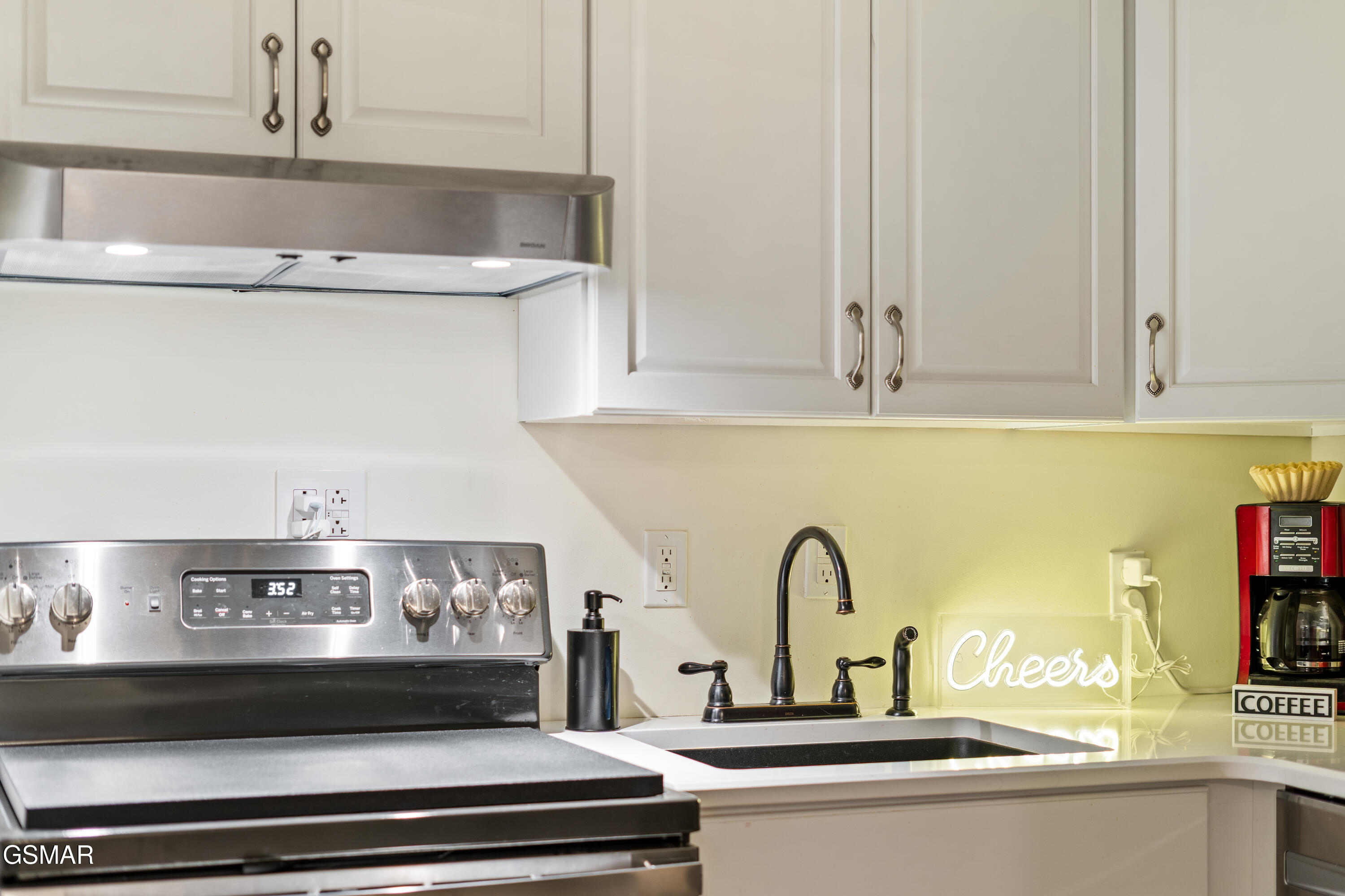 527 Orchard Valley Way Pigeon Forge TN 37862