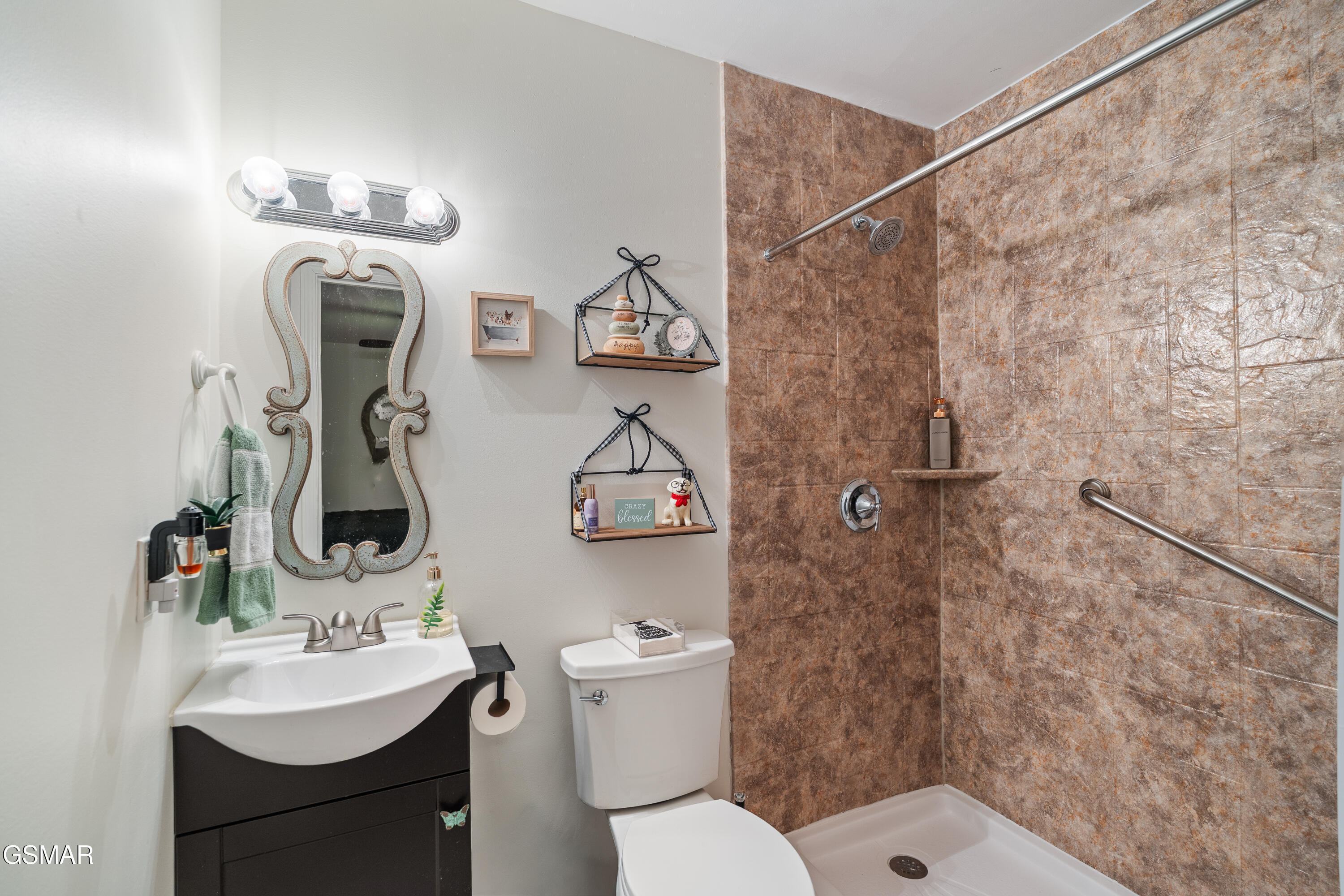 527 Orchard Valley Way Pigeon Forge TN 37862