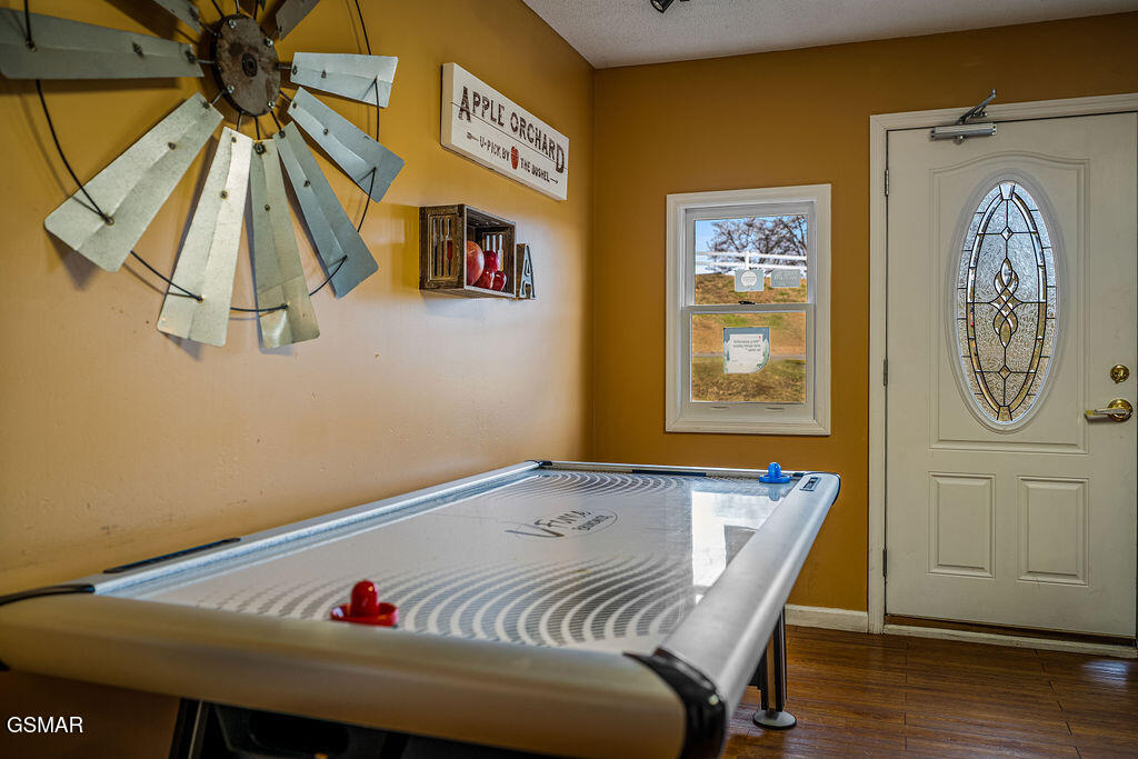527 Orchard Valley Way Pigeon Forge TN 37862