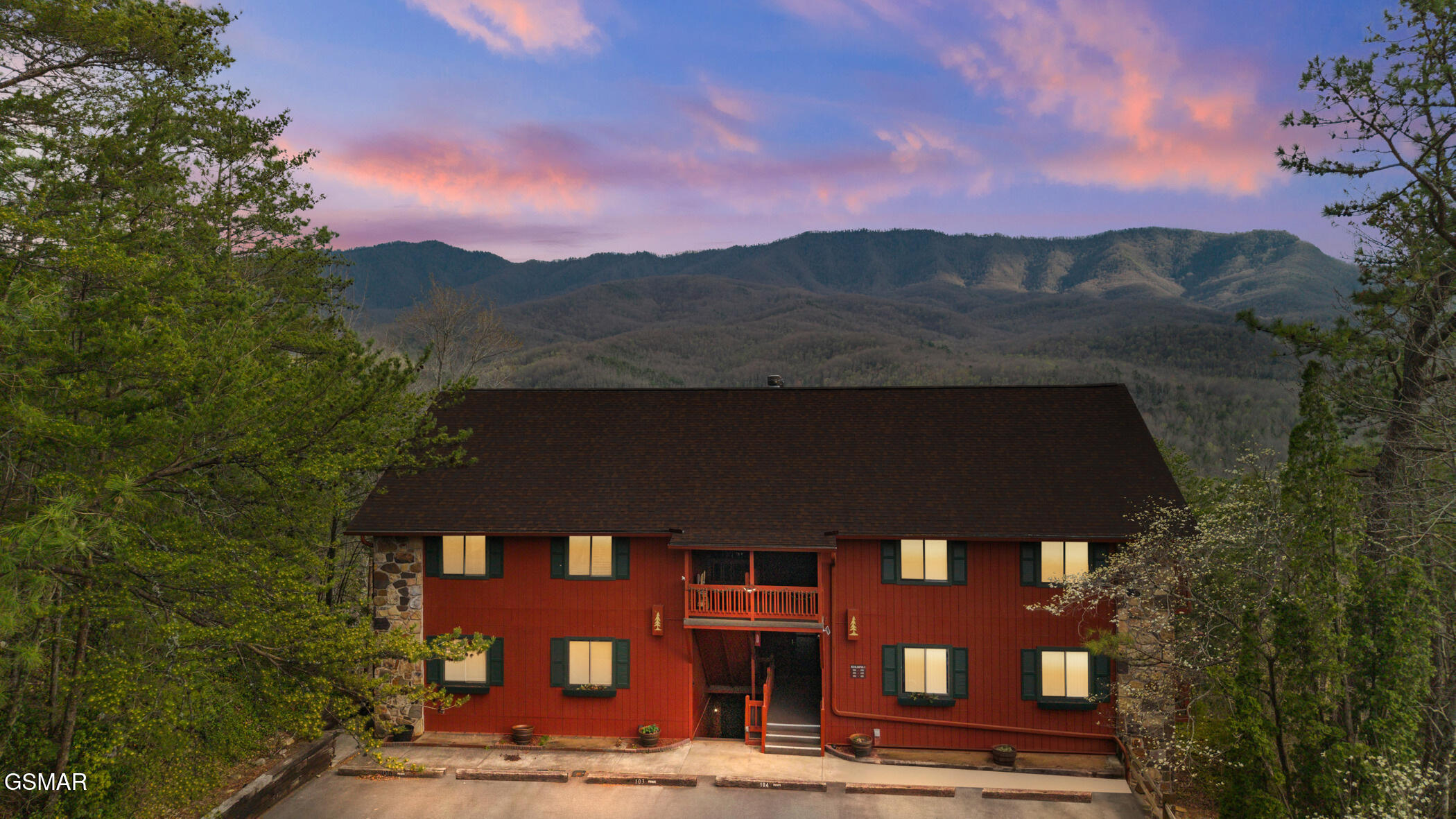 429 Deer Path Lane Gatlinburg TN 37738