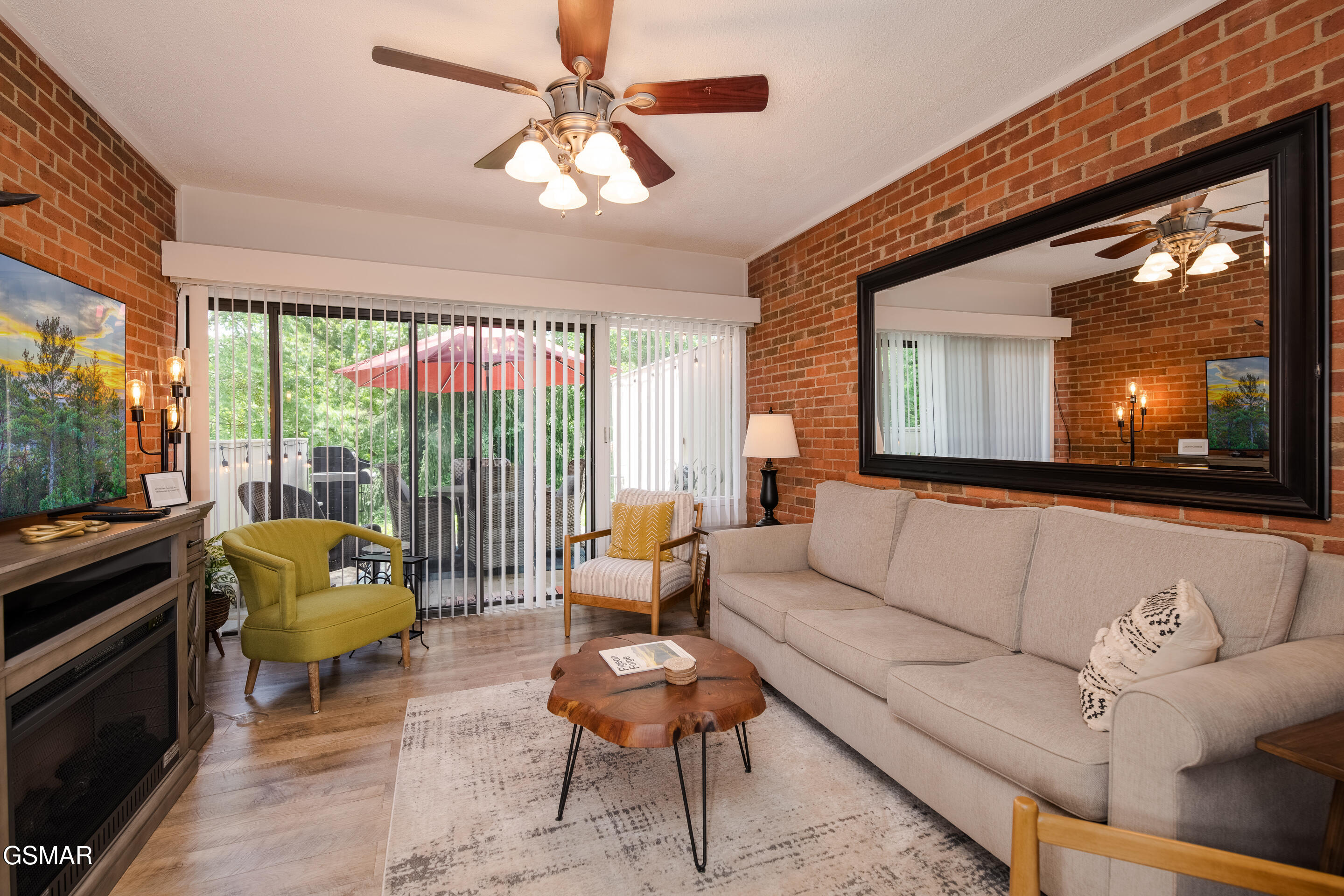 2806 Suncrest Road Pigeon Forge TN 37863
