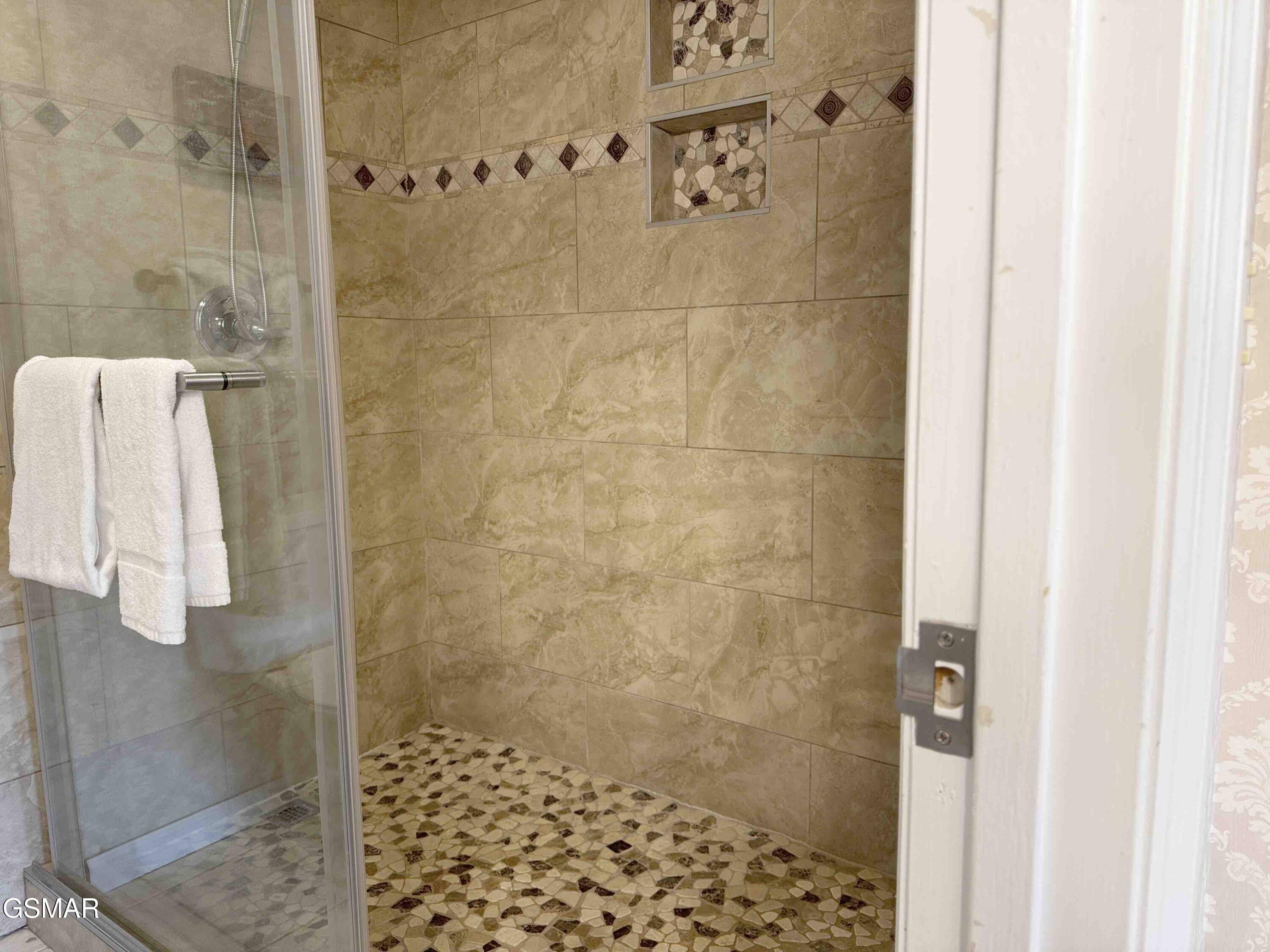 3215 N River Road Pigeon Forge TN 37863