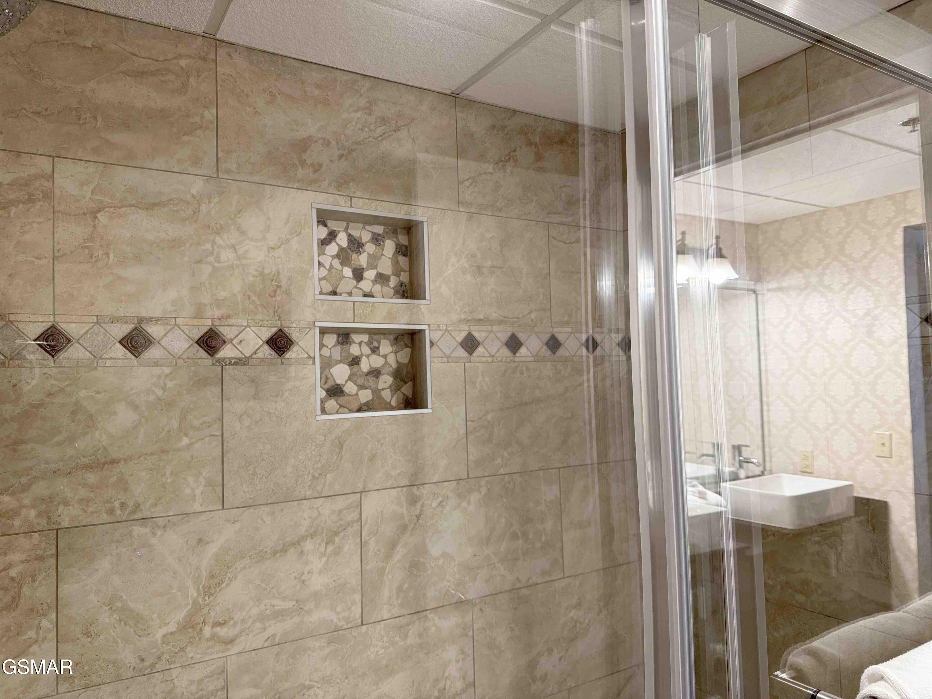 3215 N River Road Pigeon Forge TN 37863