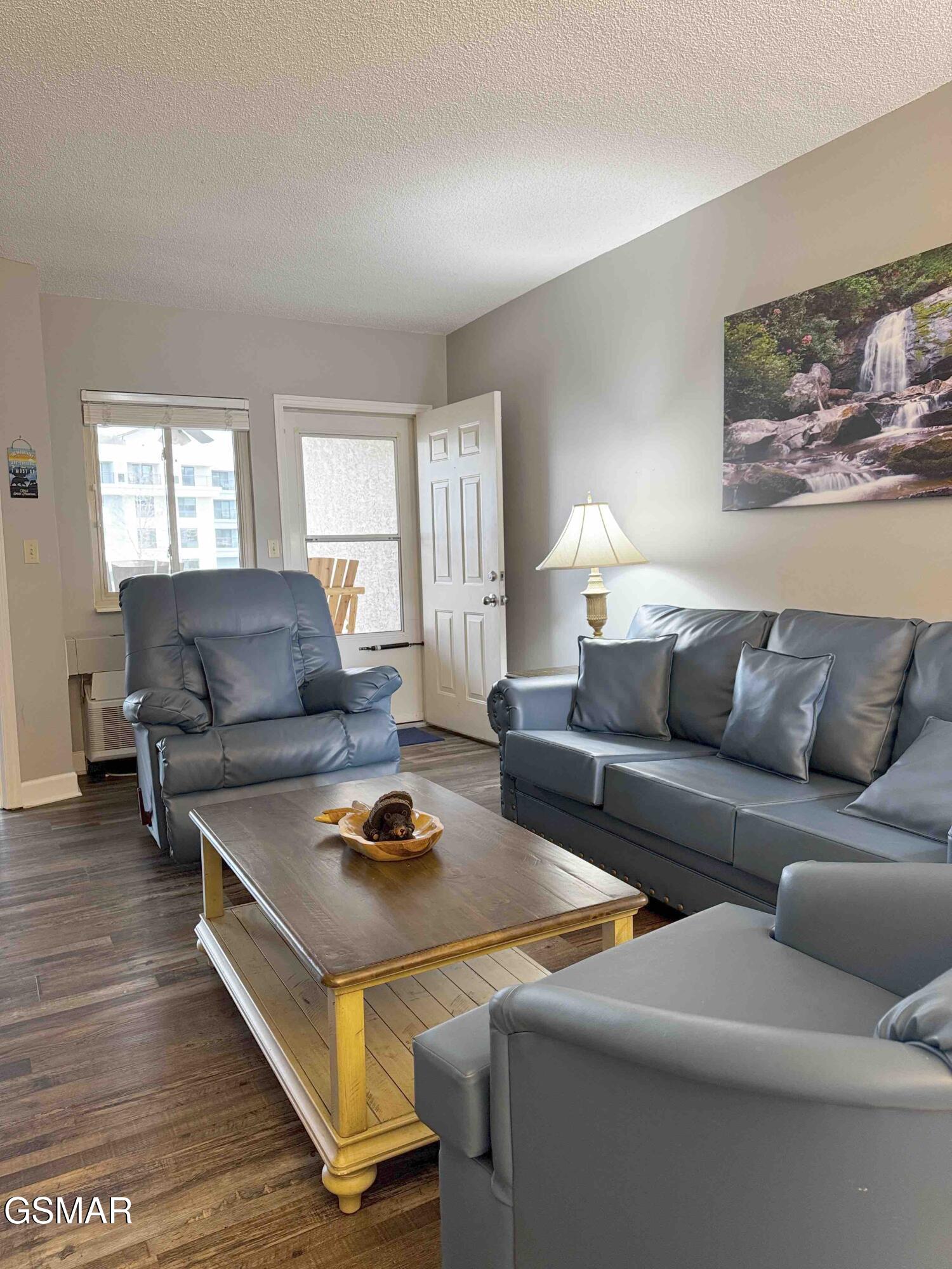 3215 N River Road Pigeon Forge TN 37863