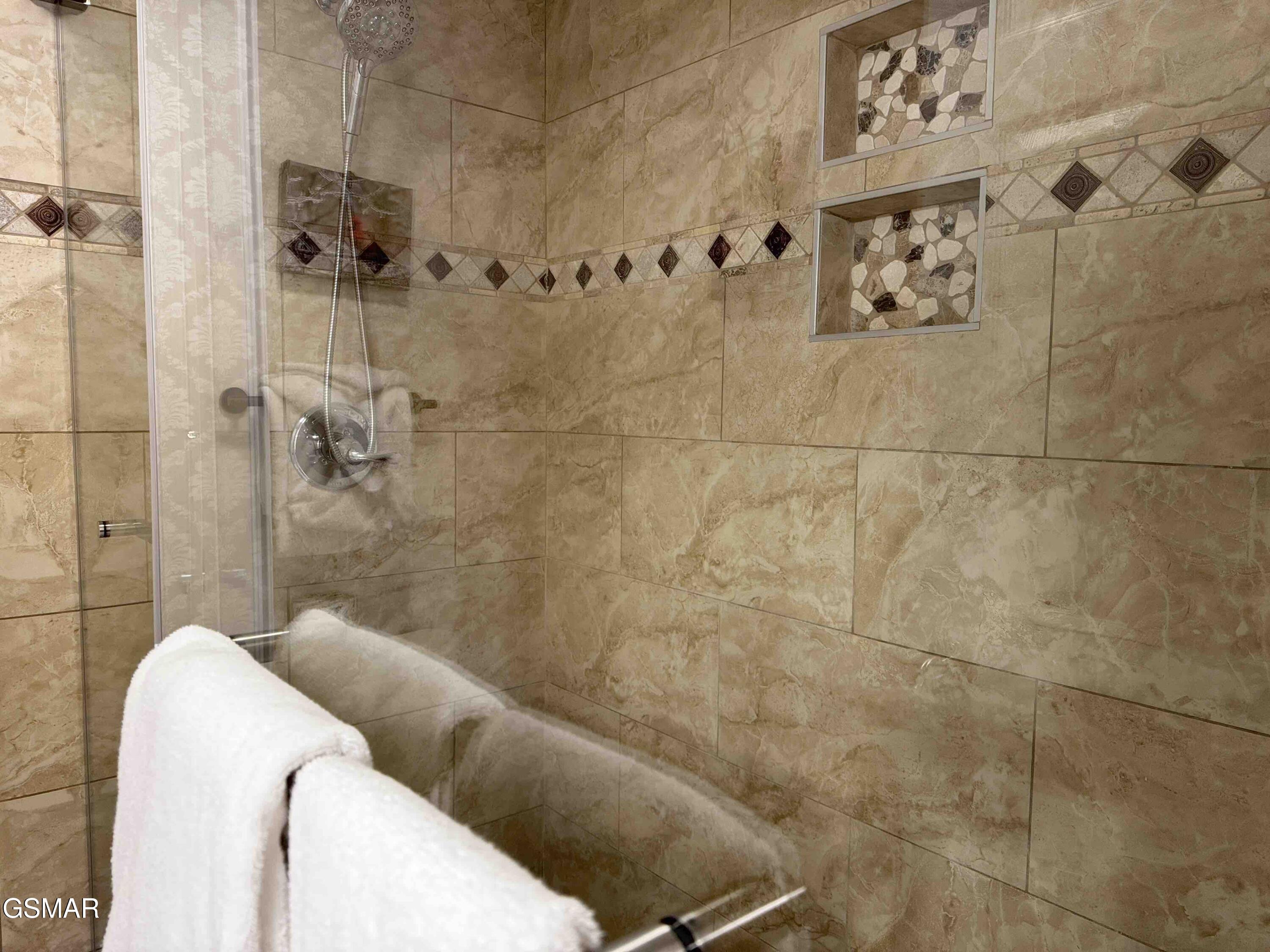 3215 N River Road Pigeon Forge TN 37863