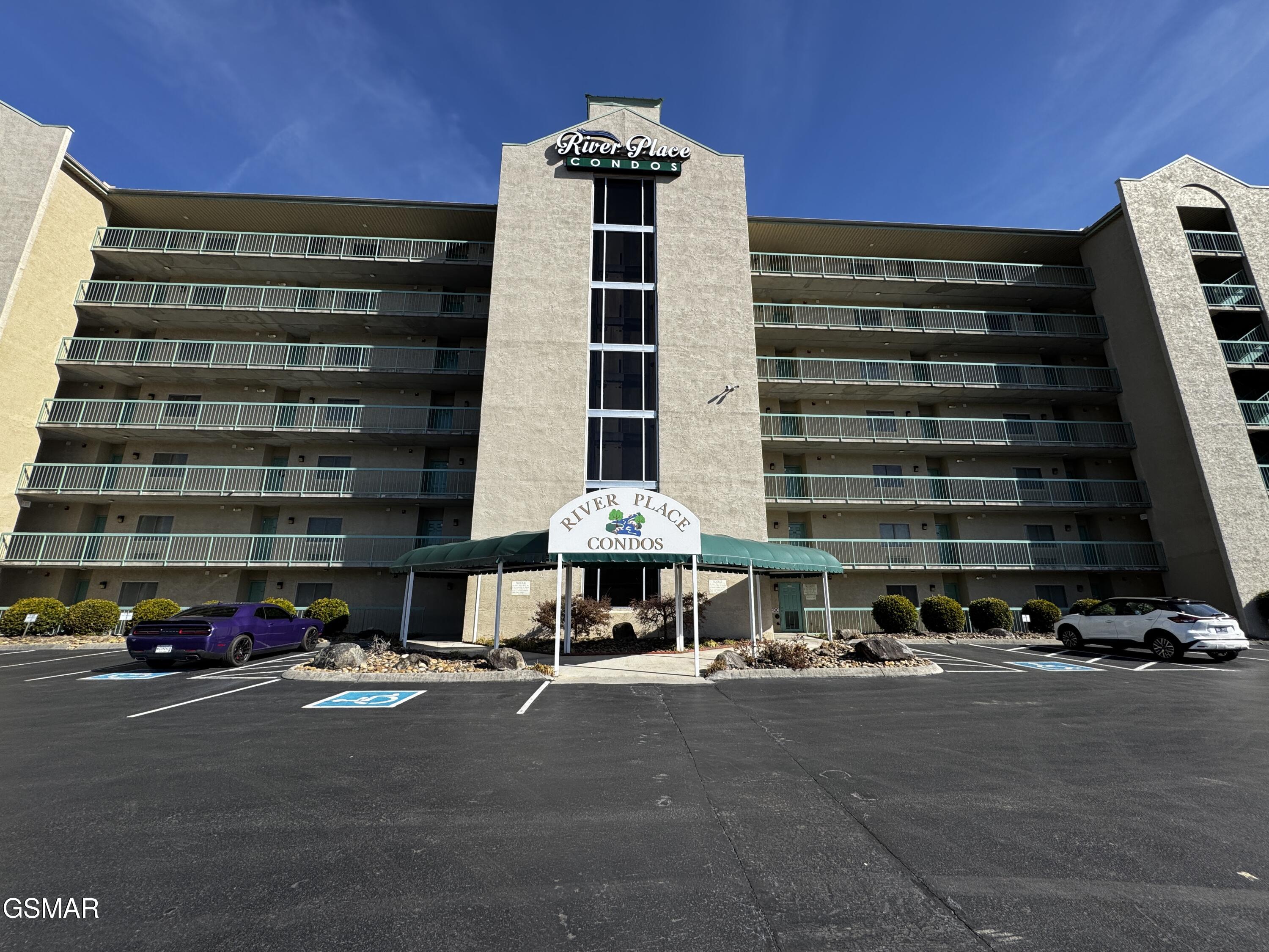 3215 N River Road Pigeon Forge TN 37863