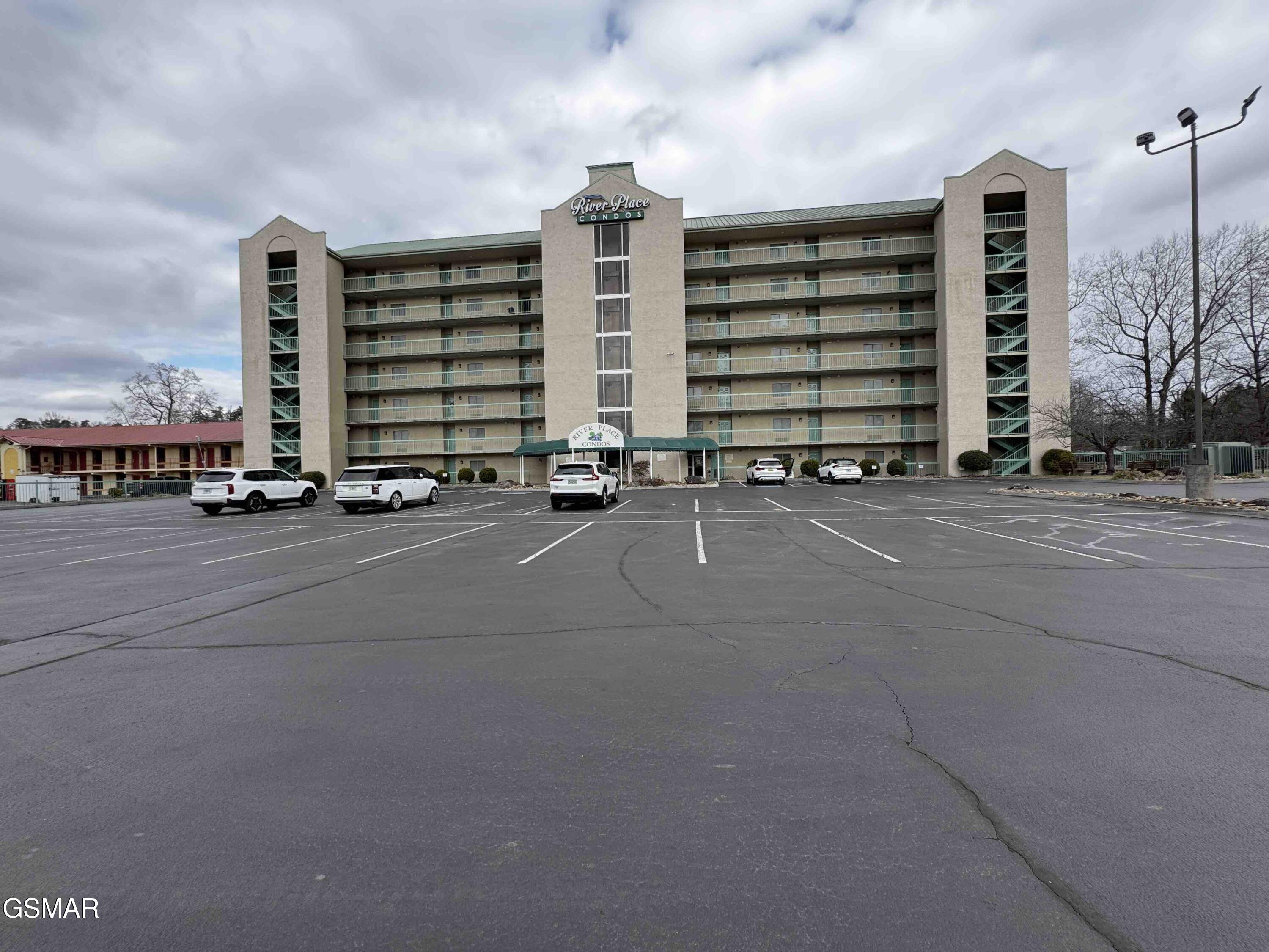 3215 N River Road Pigeon Forge TN 37863