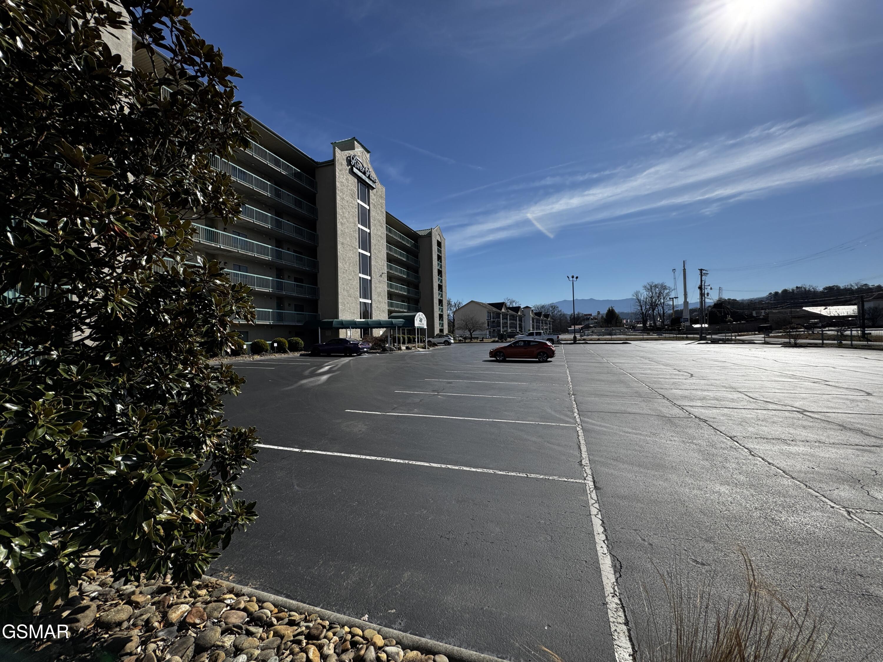 3215 N River Road Pigeon Forge TN 37863