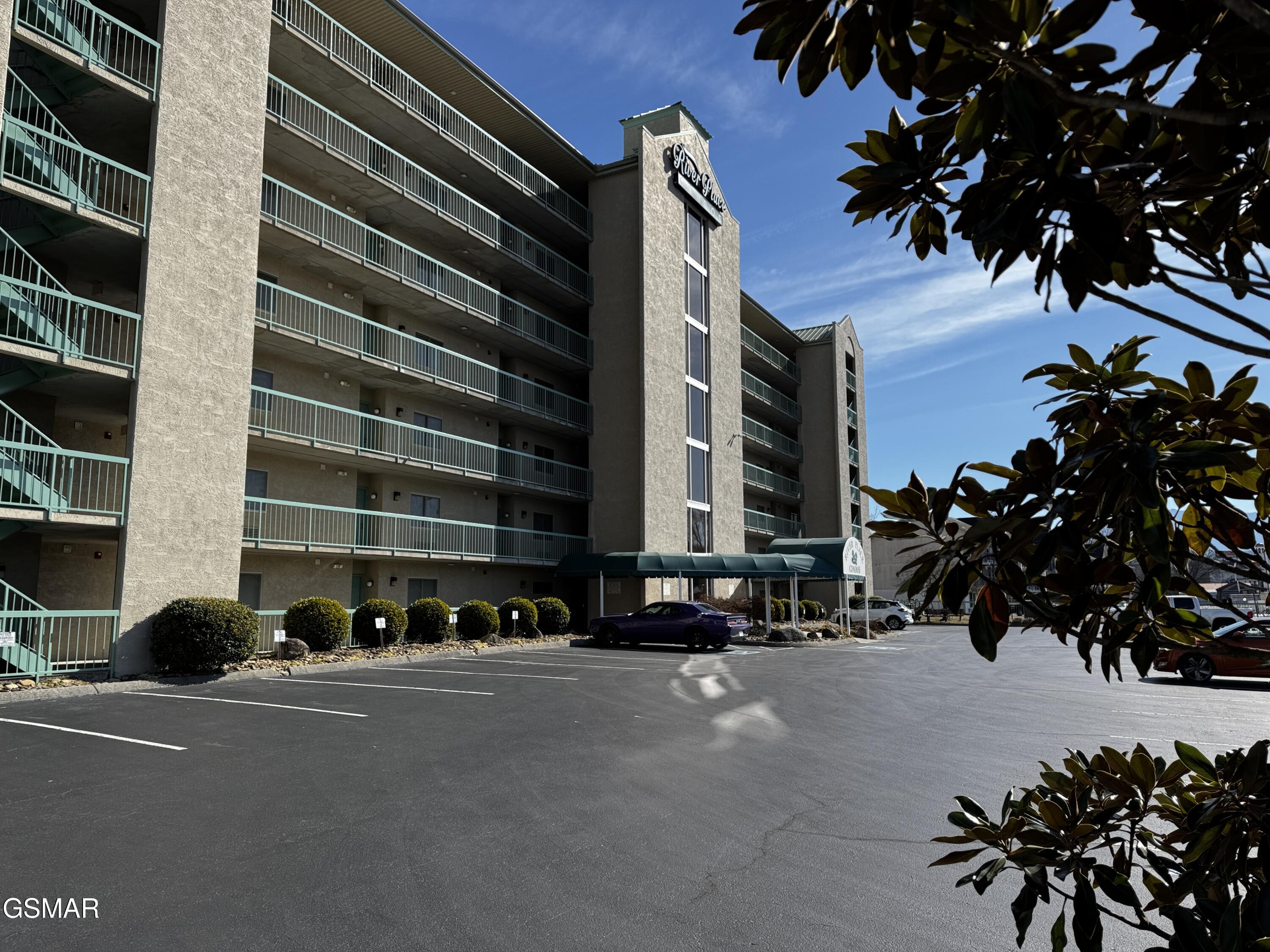 3215 N River Road Pigeon Forge TN 37863