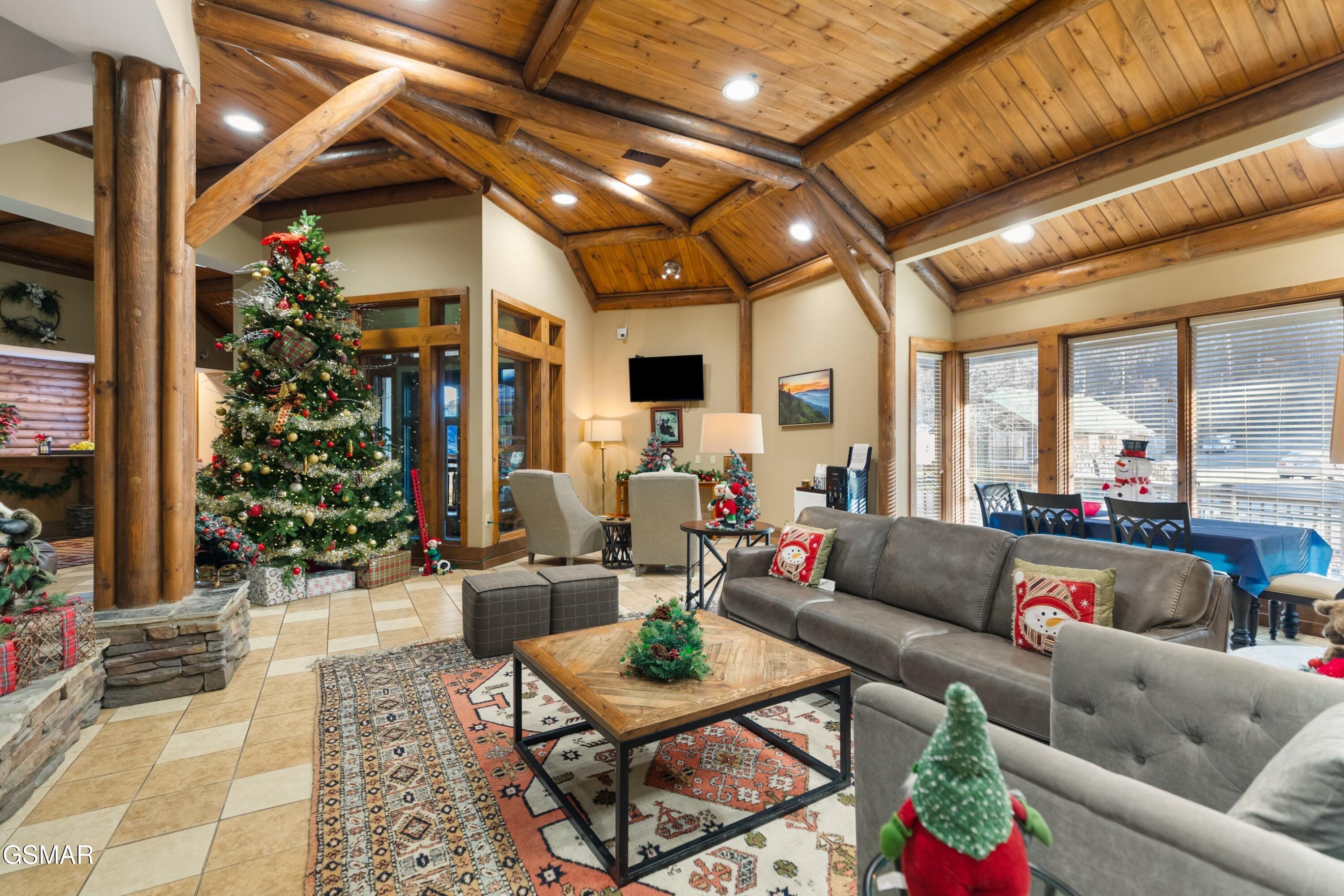 215 Woliss Gatlinburg TN 37738