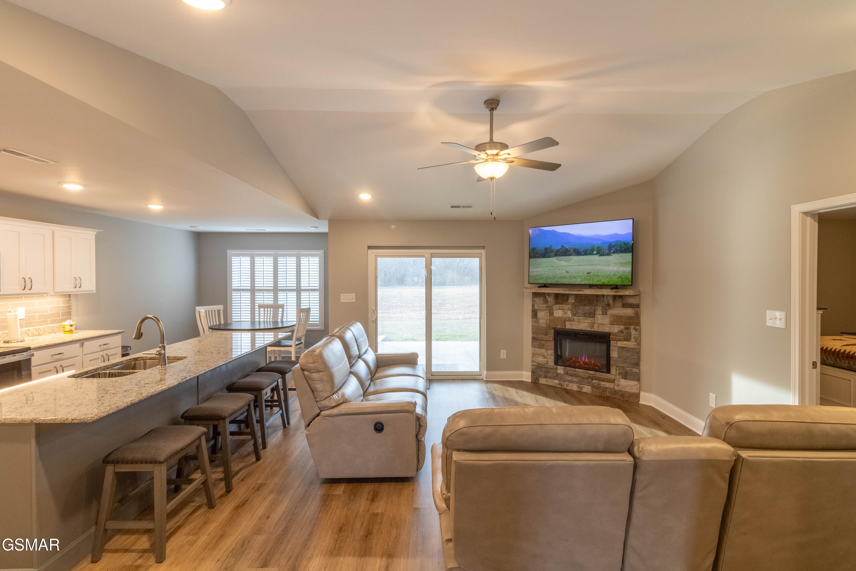 712 Snowflower Circle Pigeon Forge TN 37863