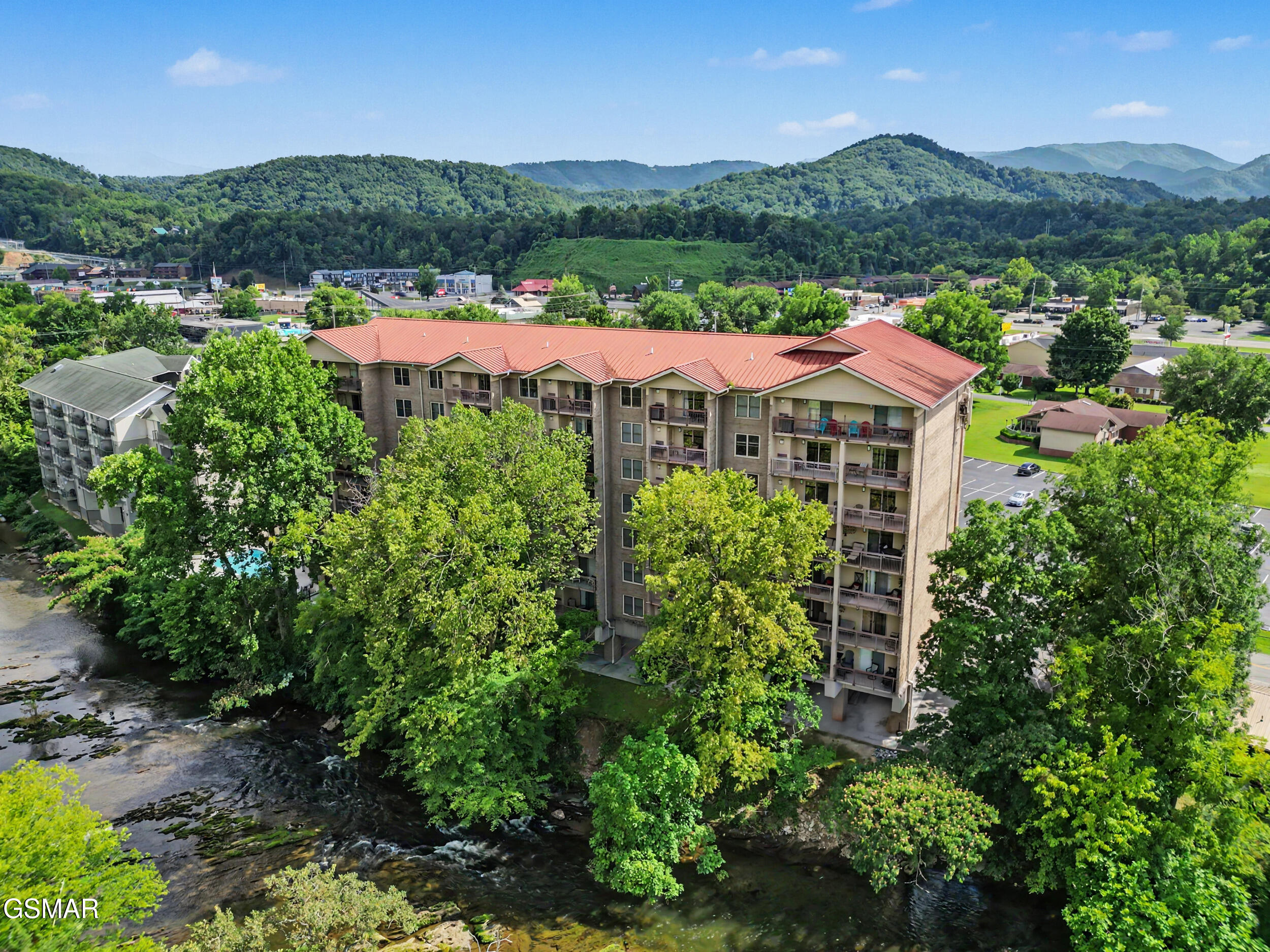 3919 S River Road Pigeon Forge TN 37863
