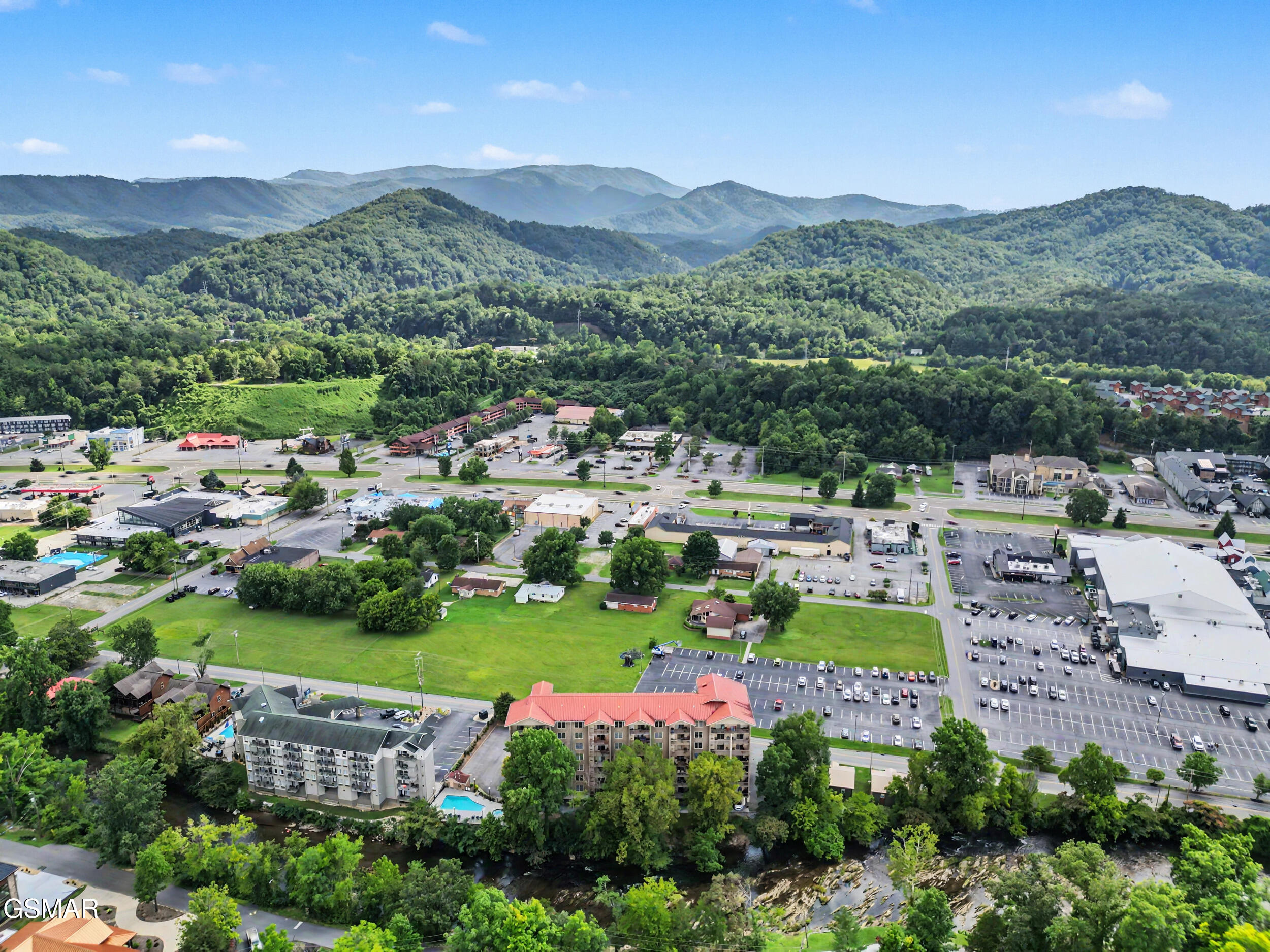 3919 S River Road Pigeon Forge TN 37863