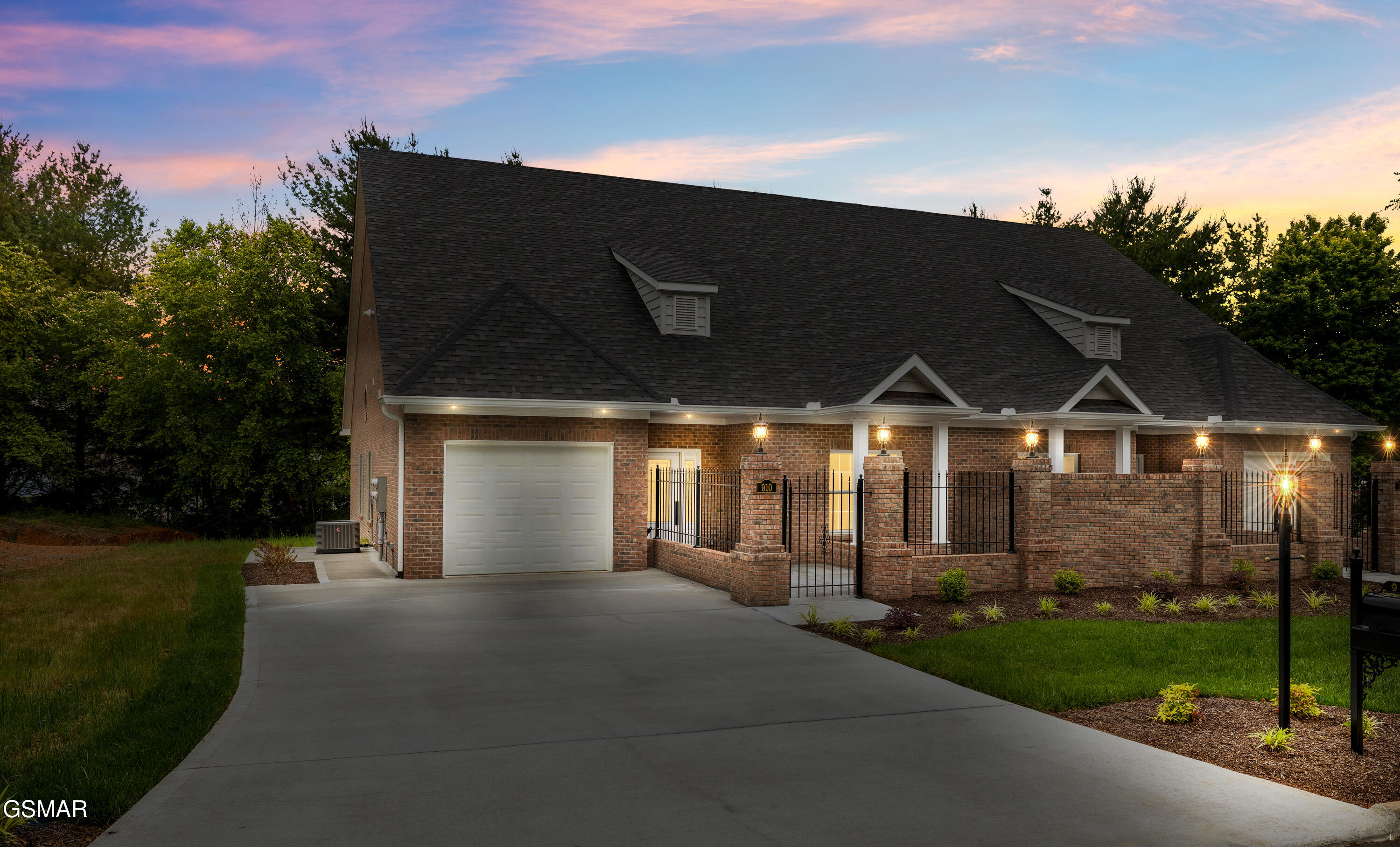910 Fine Glen Drive Sevierville TN 37862