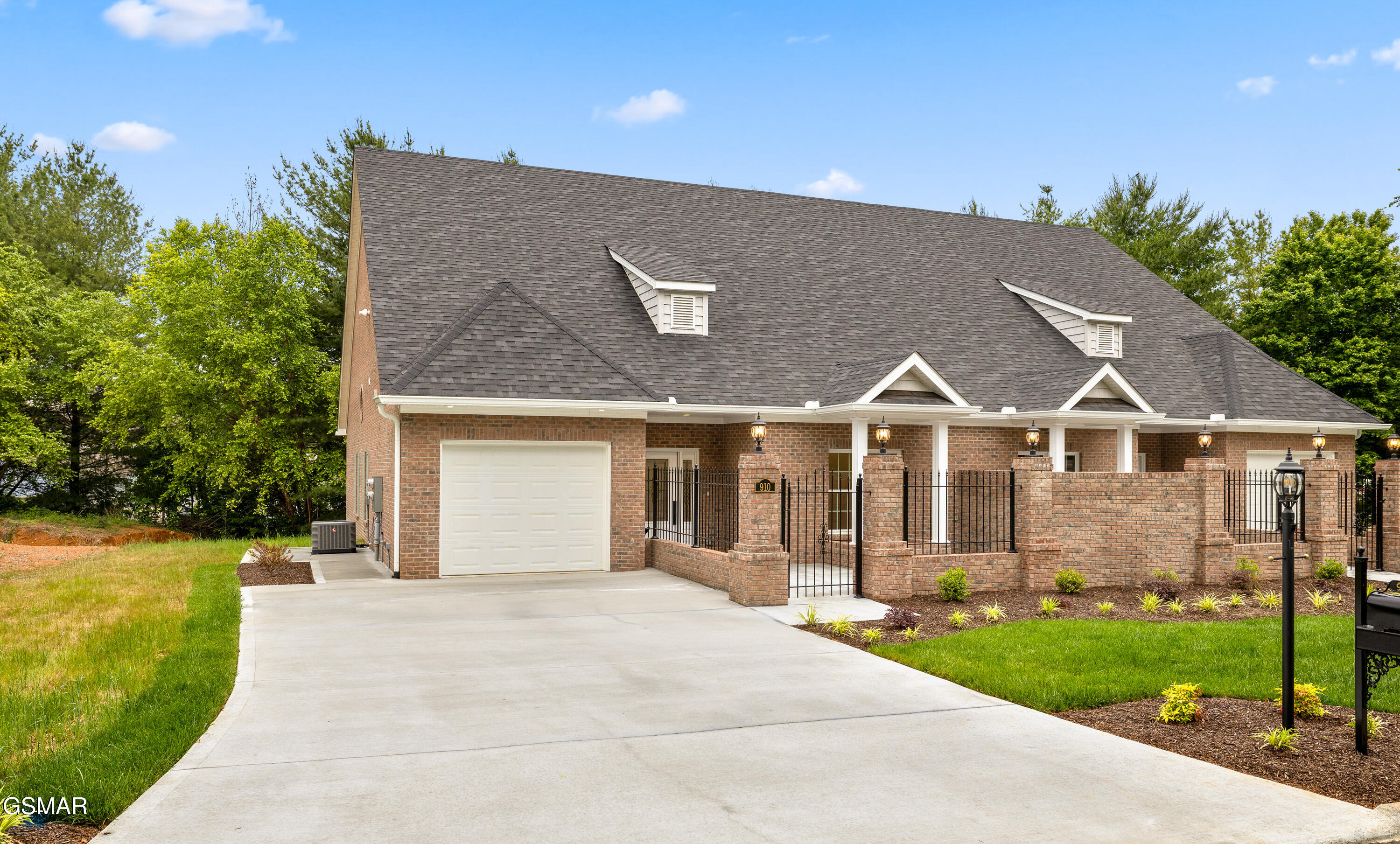910 Fine Glen Drive Sevierville TN 37862