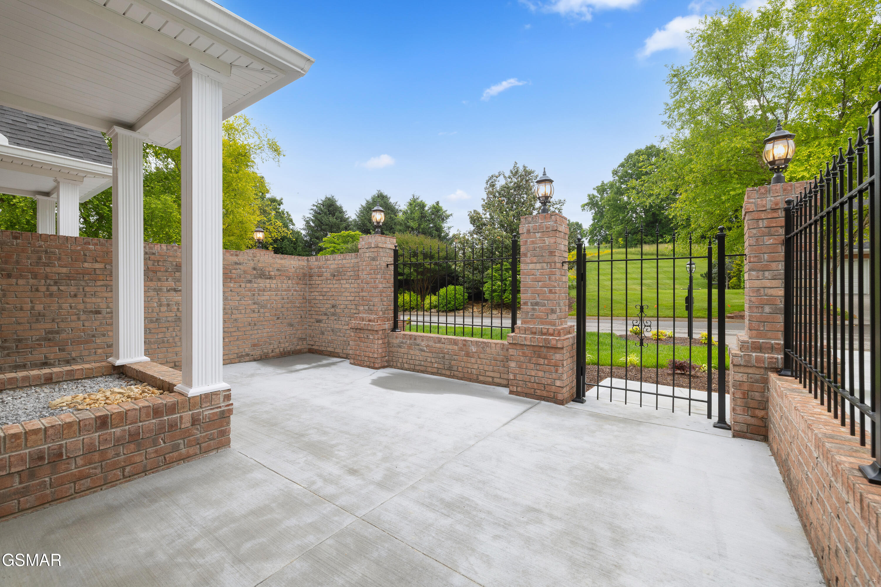 910 Fine Glen Drive Sevierville TN 37862