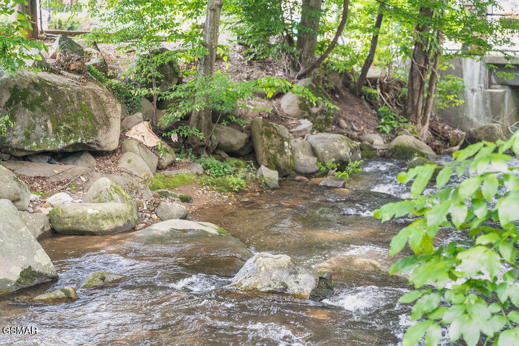 685 River Road Gatlinburg TN 37738