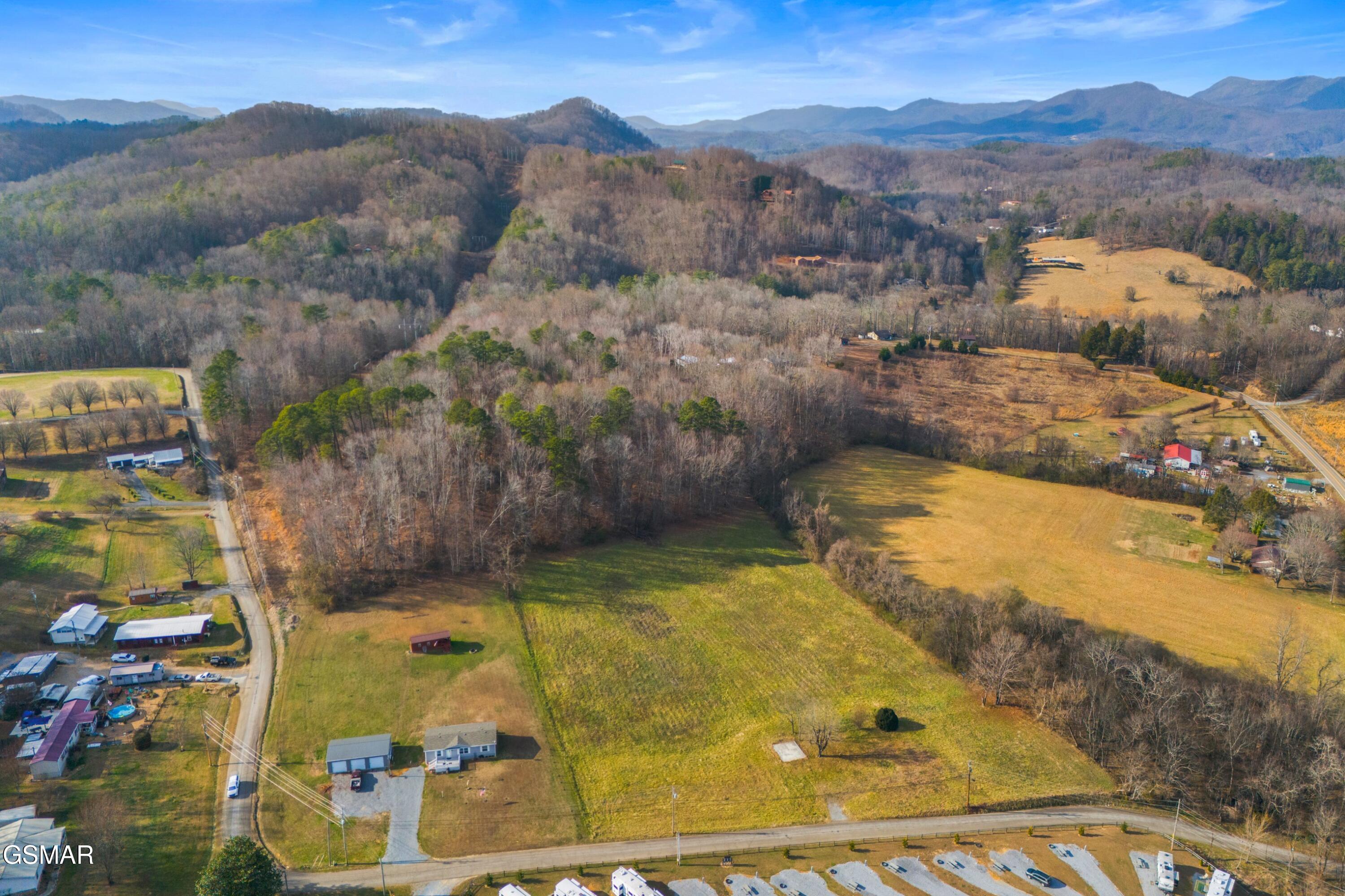 4121 Chavis Road Cosby TN 37722