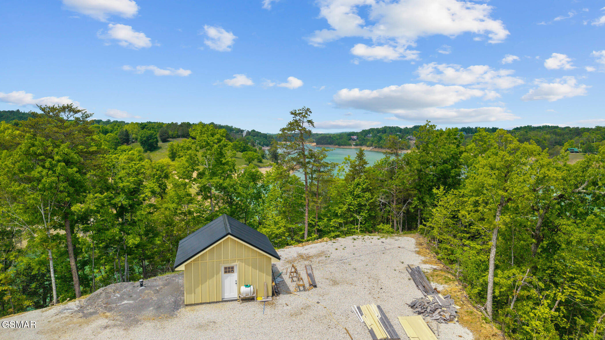 1967 Lake Oaks Way Sevierville TN 37876
