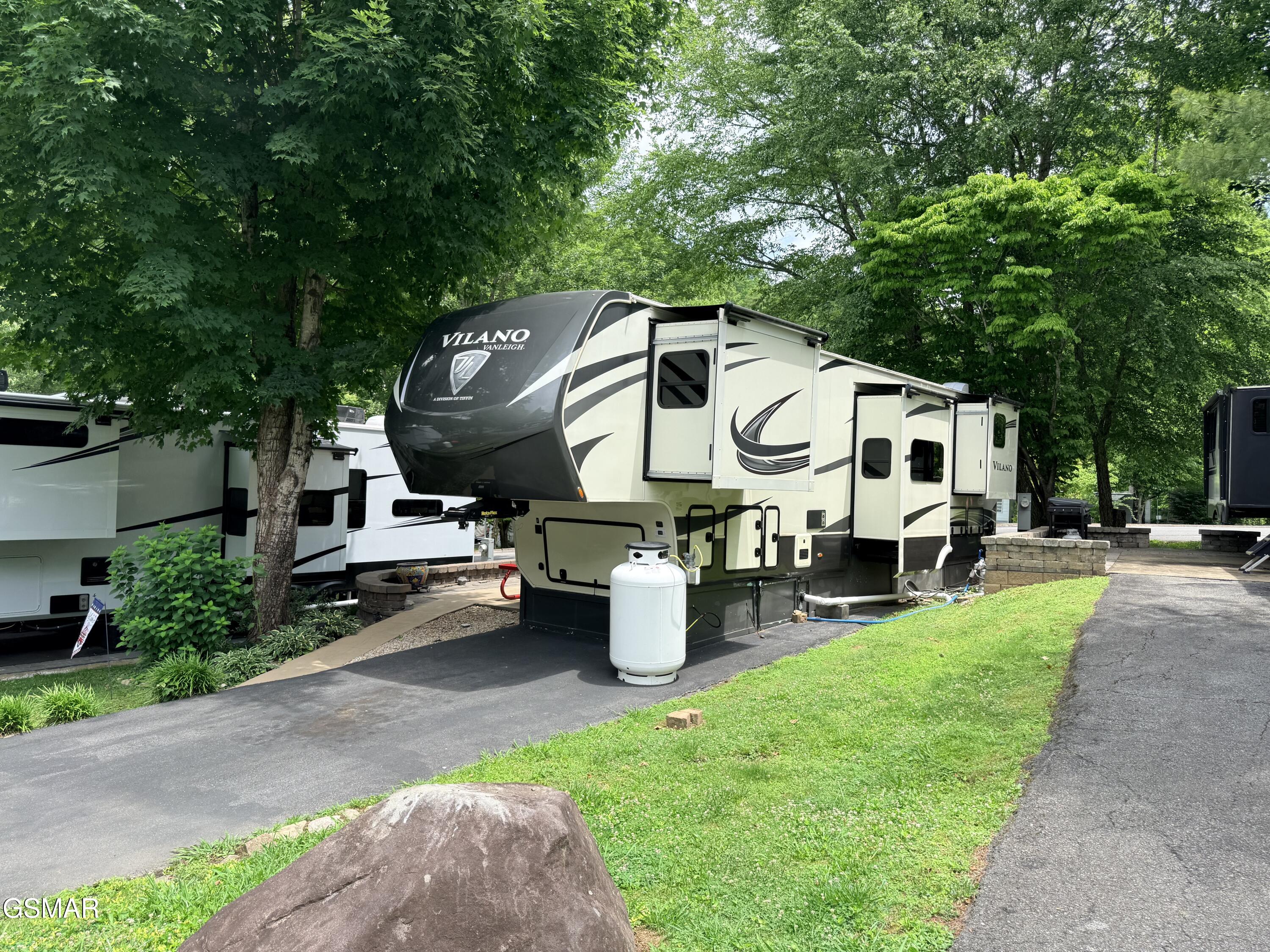 4229 E Parkway #051 Gatlinburg TN 37738