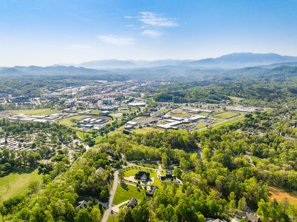 1140 Crestview Drive Pigeon Forge TN 37863