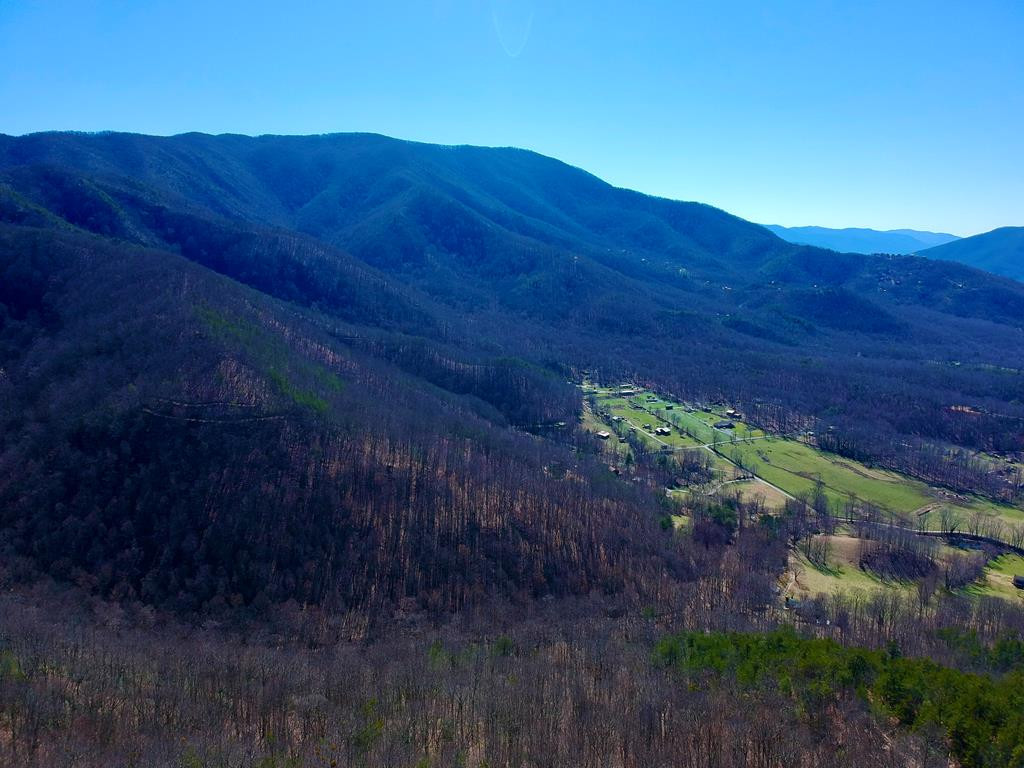 1-A Ravens Den Way Sevierville TN 37862