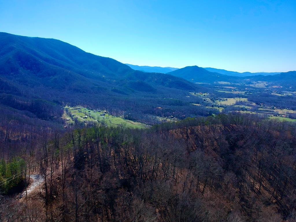1-A Ravens Den Way Sevierville TN 37862