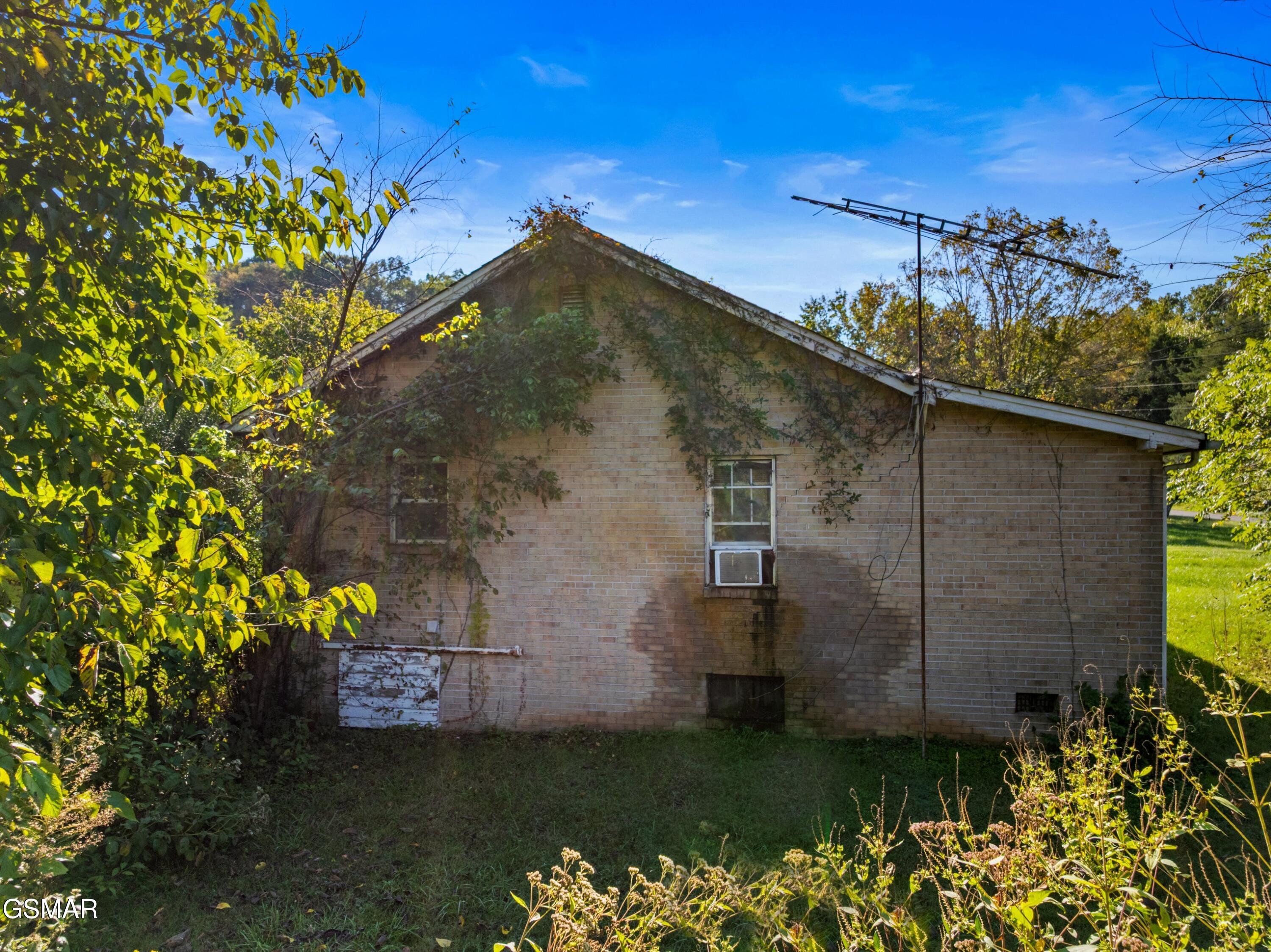 792 Rh Ellis Road Dandridge TN 37725