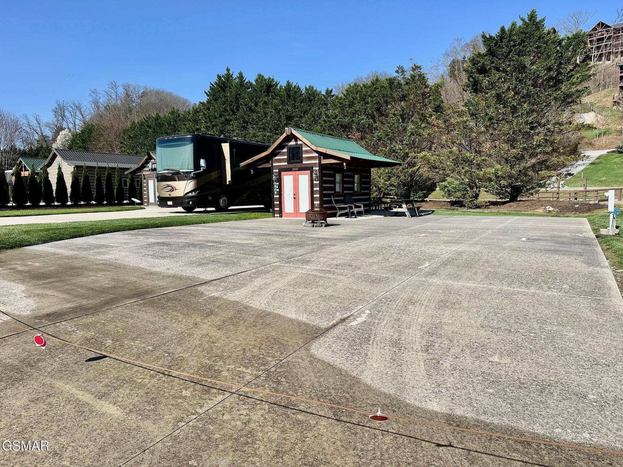 1919 Lizi Loop Way Sevierville TN 37862