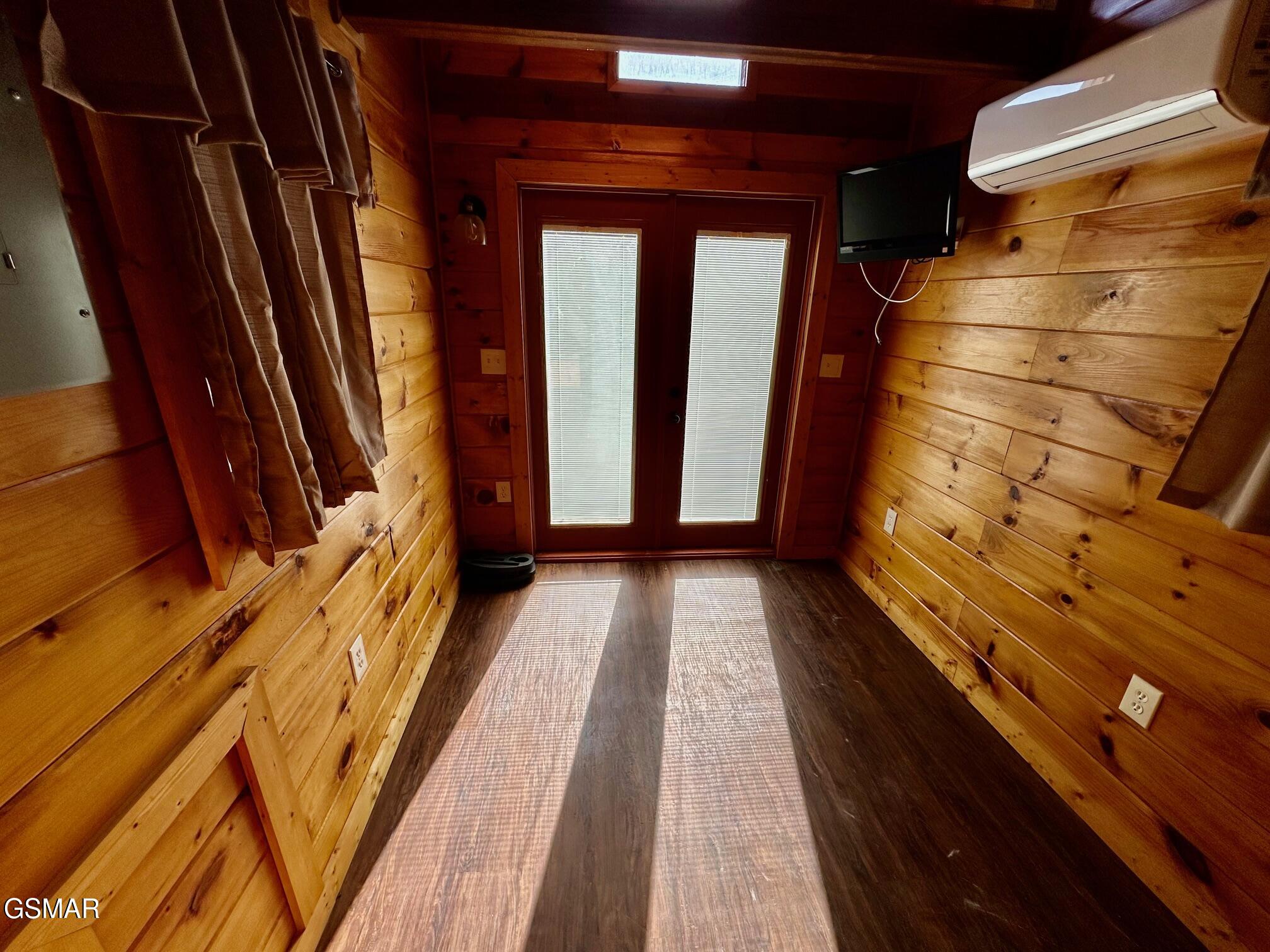 1919 Lizi Loop Way Sevierville TN 37862